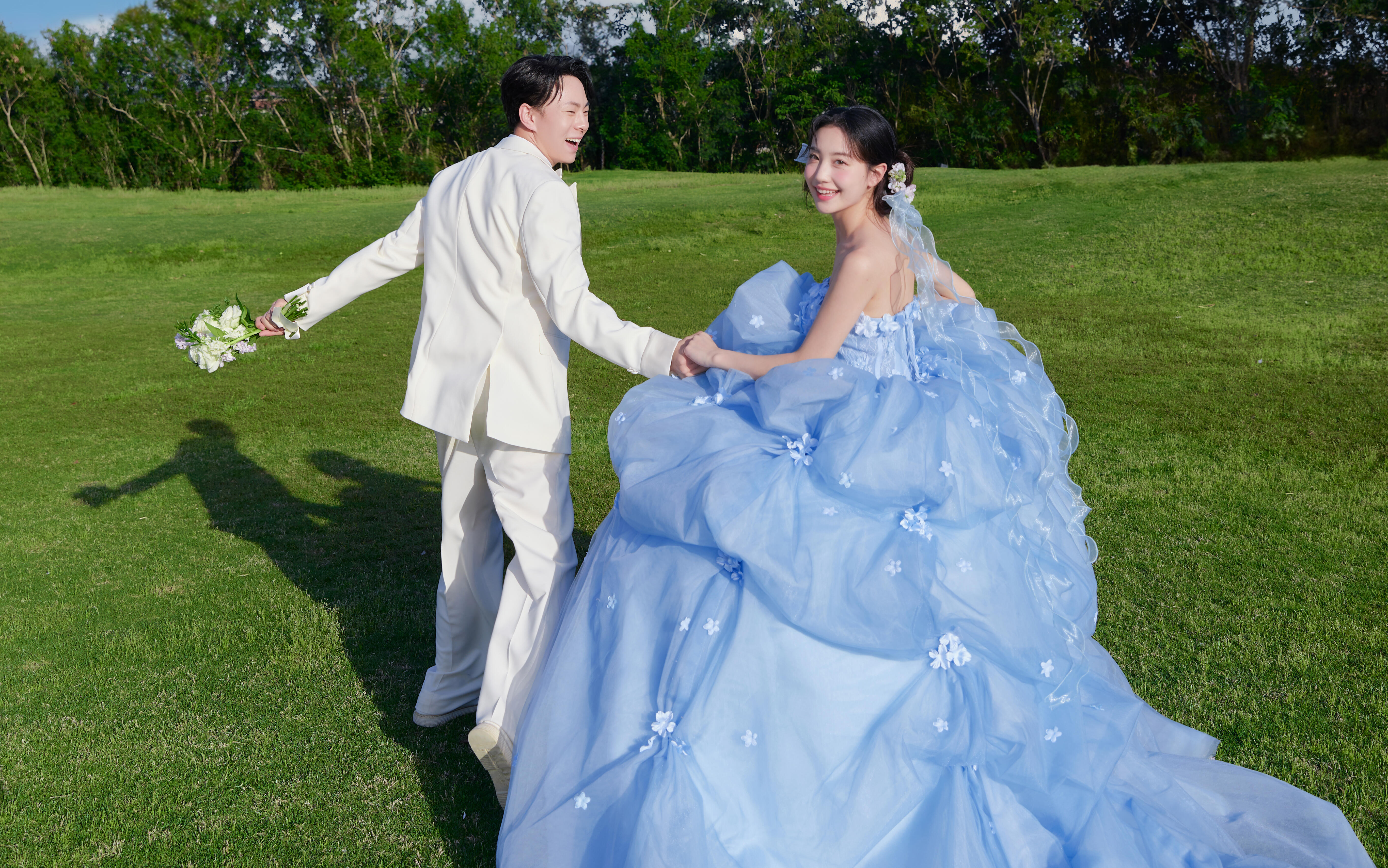 客片-草坪森系婚纱照