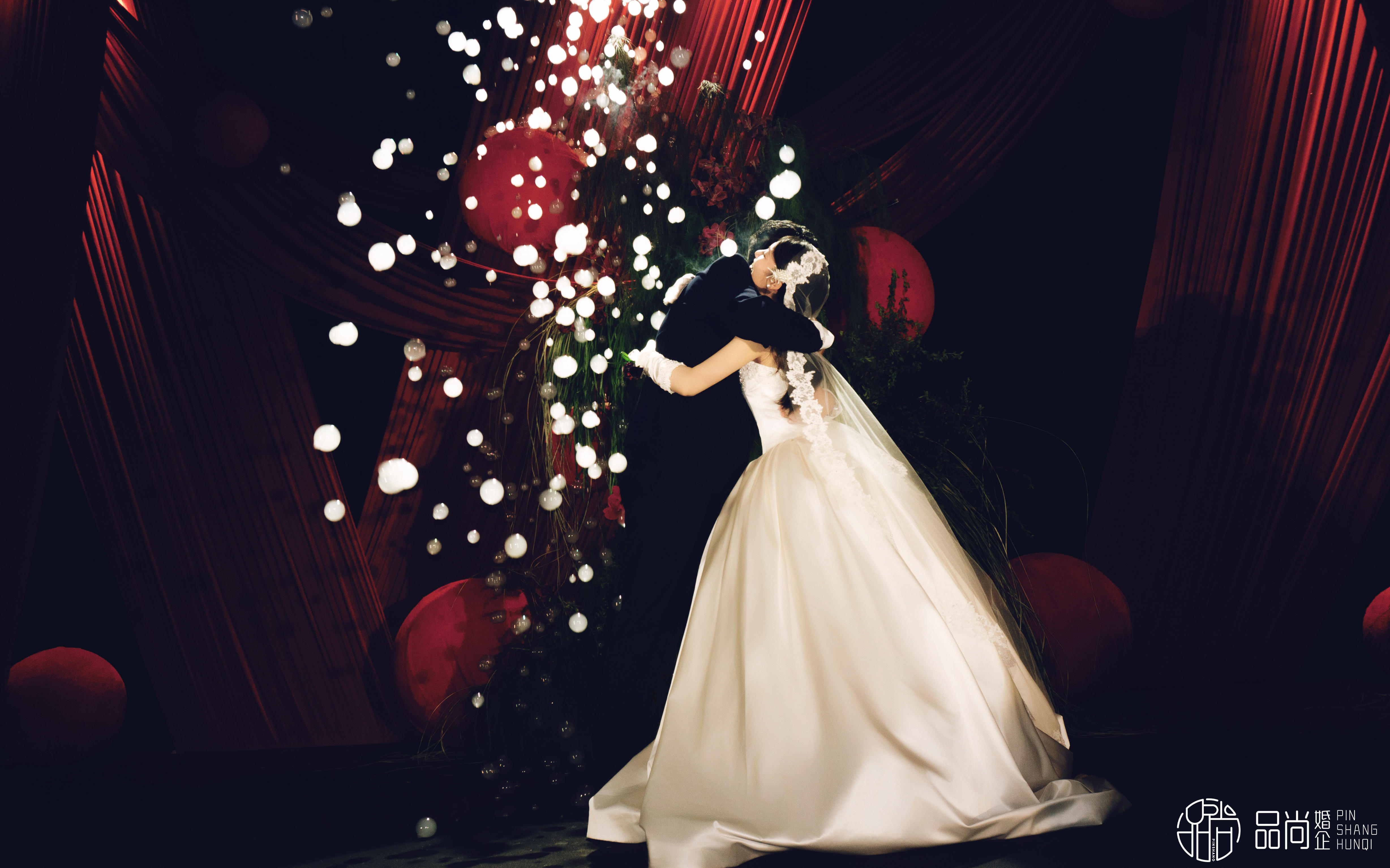 爸媽滿(mǎn)意的喜慶，我們要的質(zhì)感婚禮全拿捏