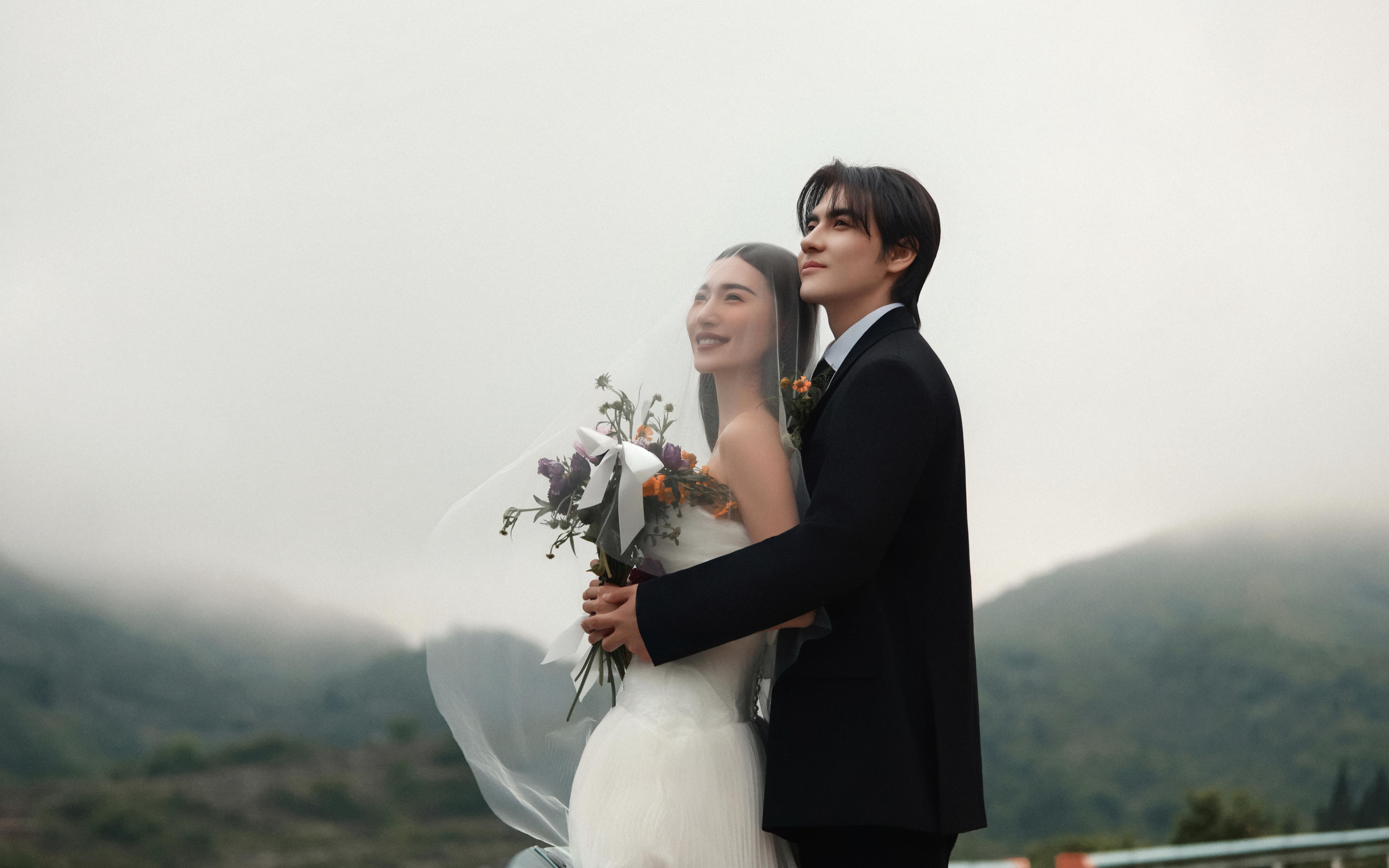 充满生命力的电影感公路纪实婚纱照