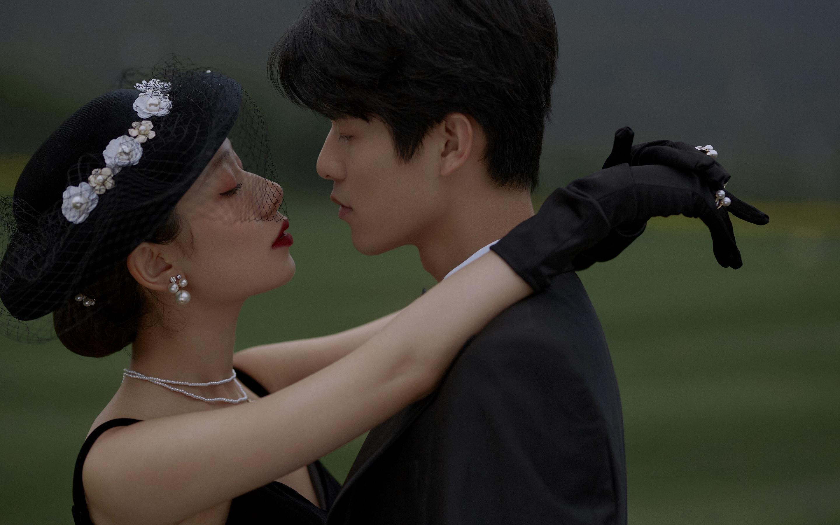 丁先生??薛女士