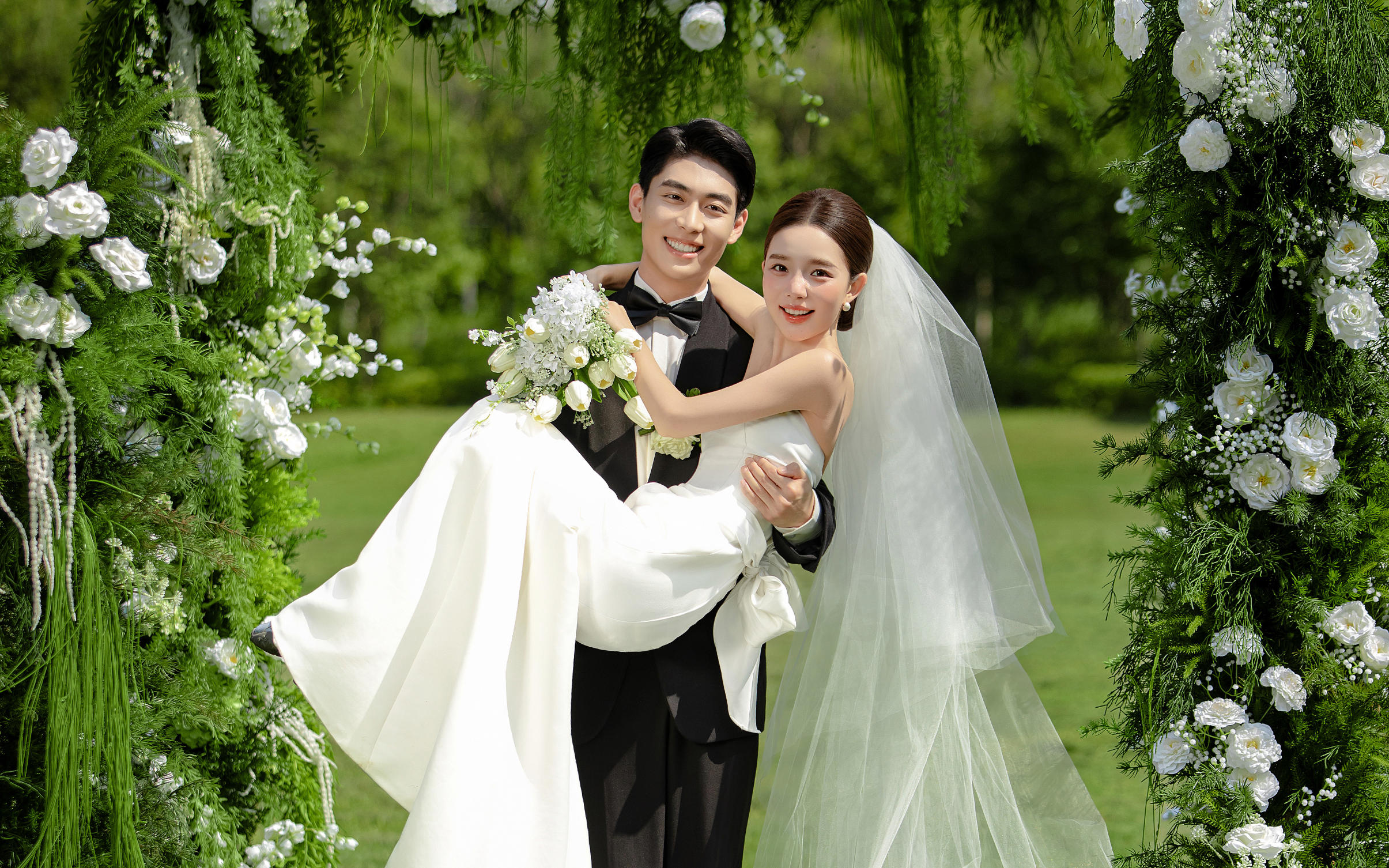 浪漫加倍我的婚纱照被拍成了目的地婚礼