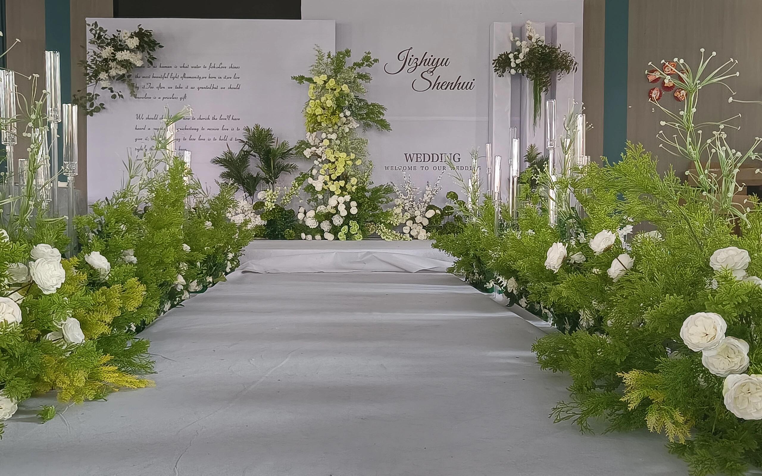 小預(yù)算酒店婚禮布置