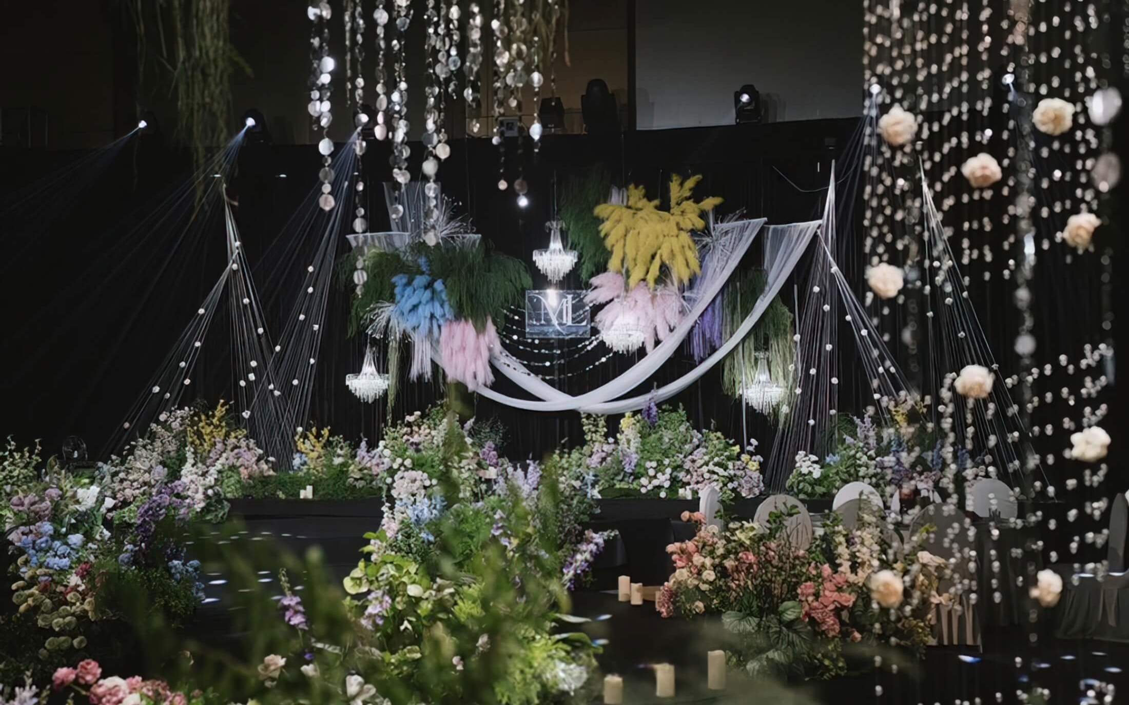 粉色系韩式亮片线帘婚礼现场