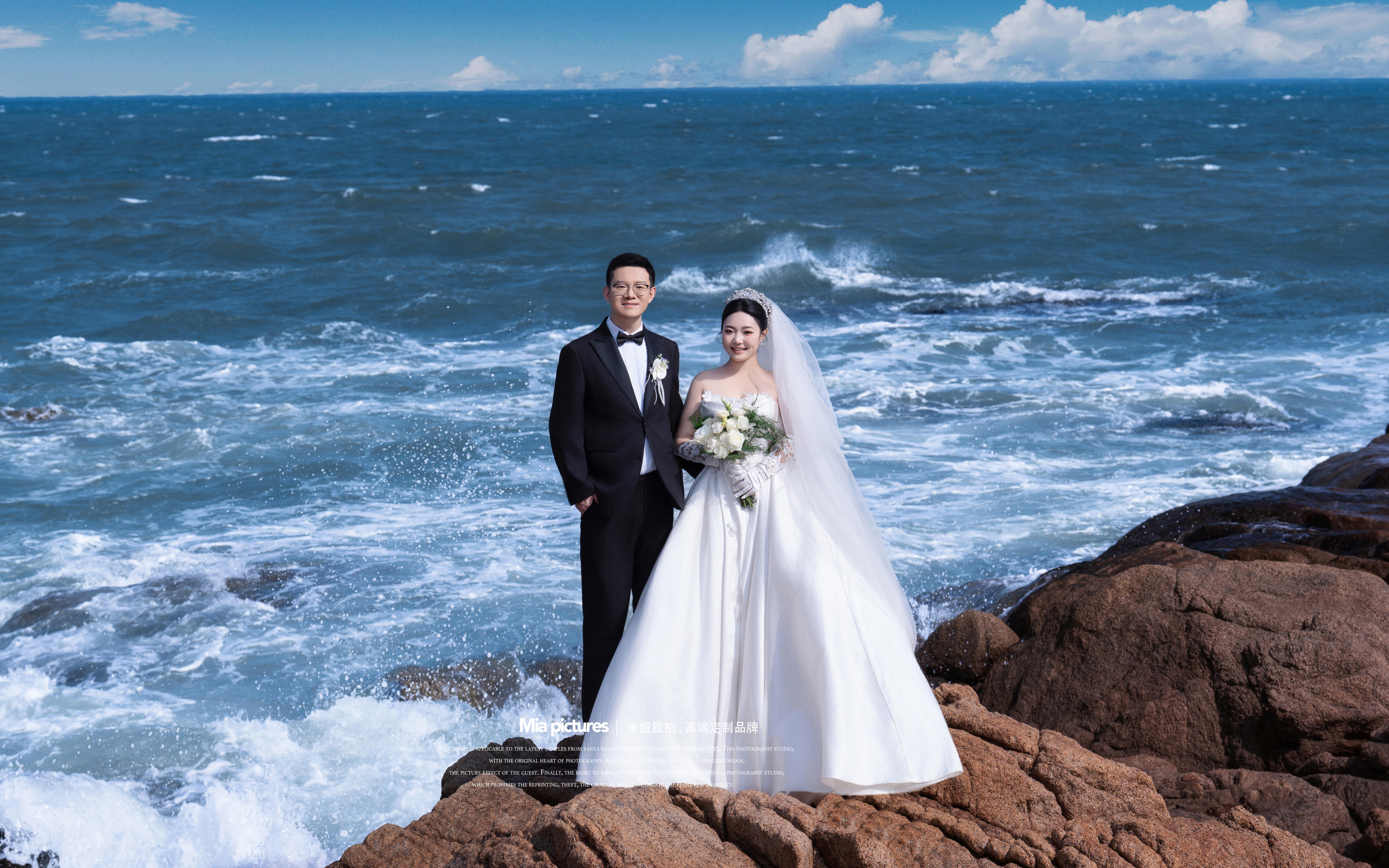 ??定格瞬間的溫柔與永恒｜海景礁石婚紗照