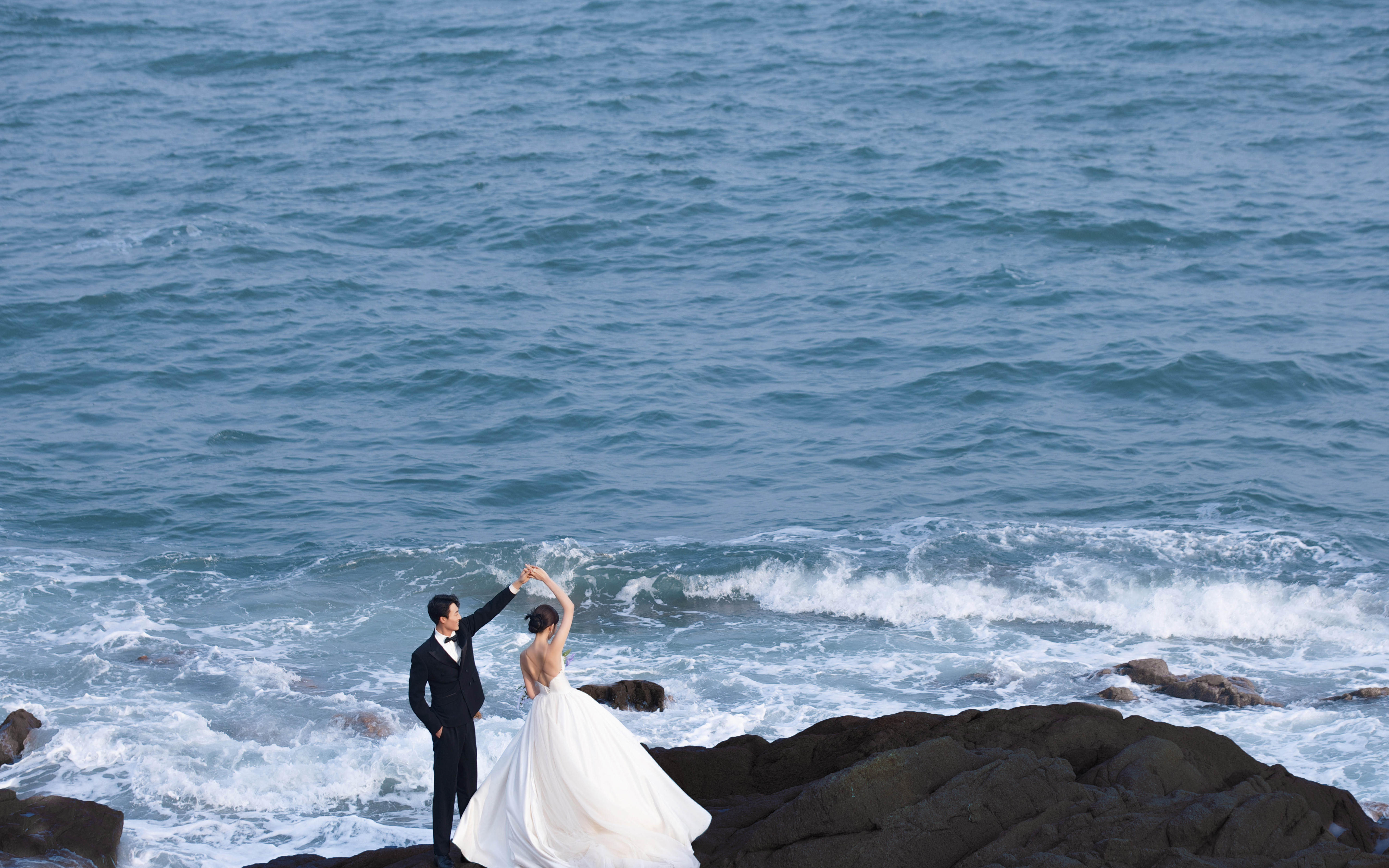 海景礁石婚紗照   