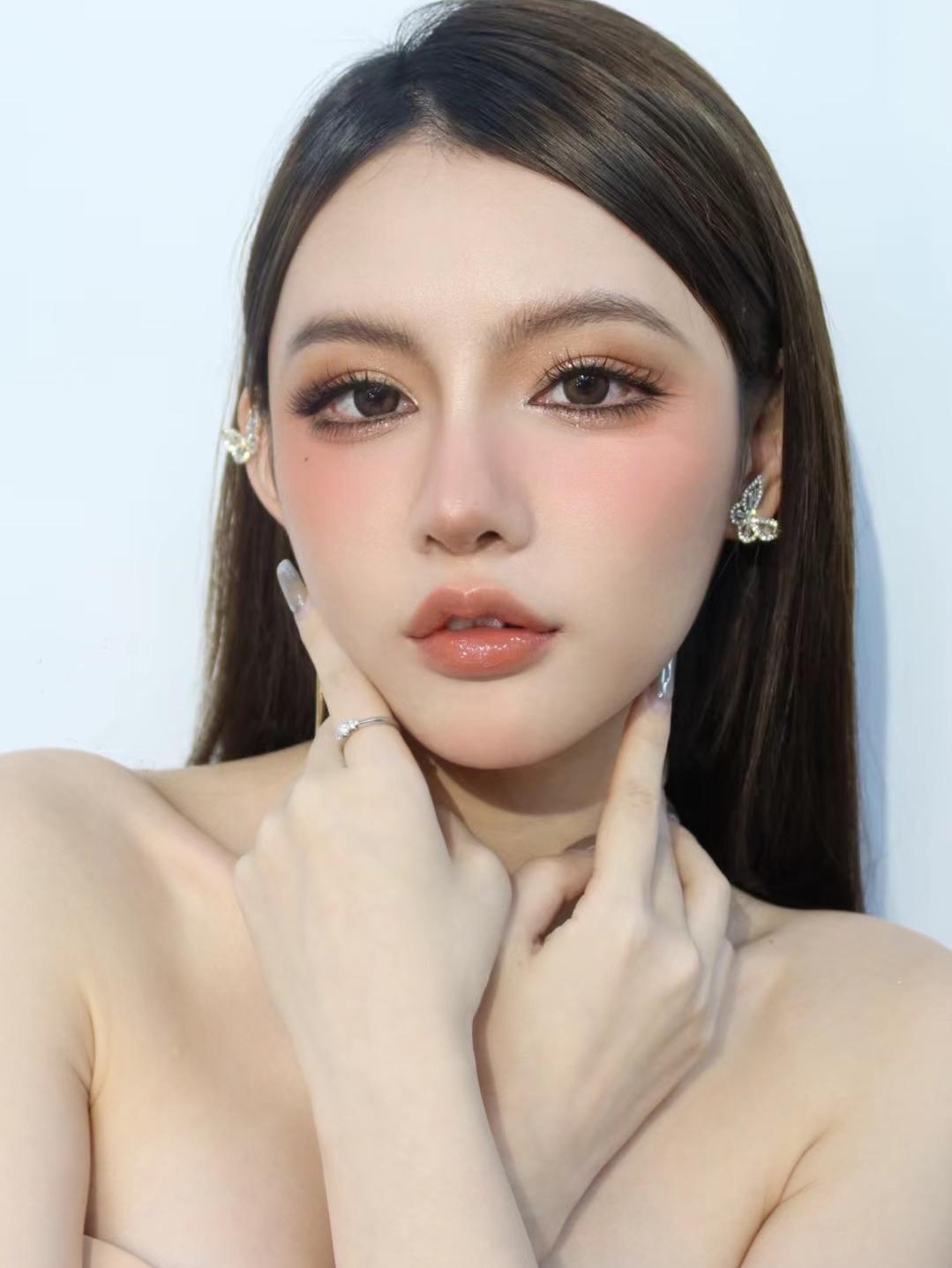 创始人早上到晚宴全天新娘跟妆+妈妈伴娘妆