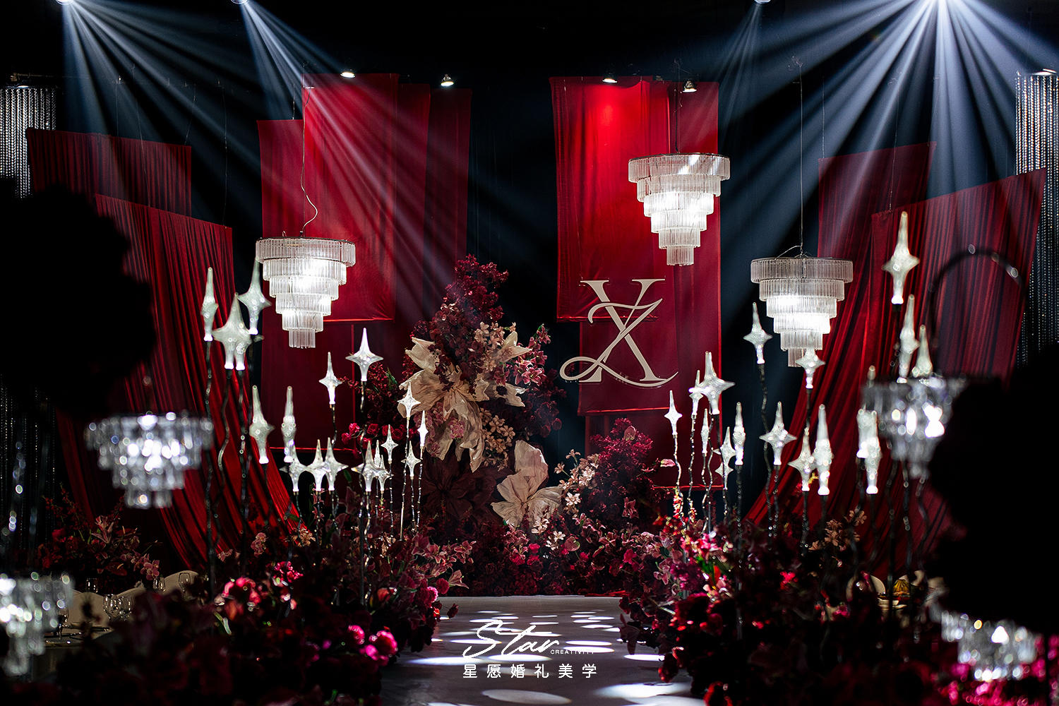 红韵织梦，爱意滚烫