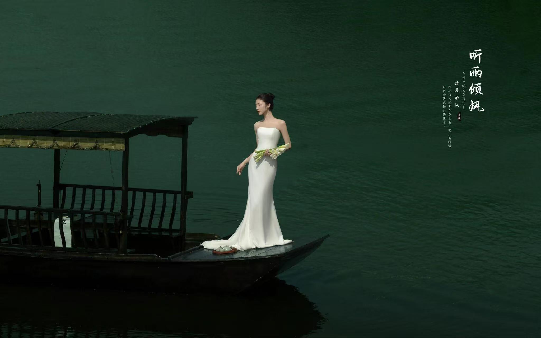 當(dāng)新中式遇見(jiàn)烏篷船，宛如江南水墨??