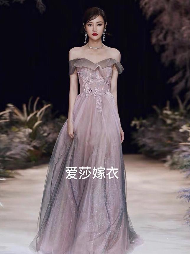   爱莎嫁衣