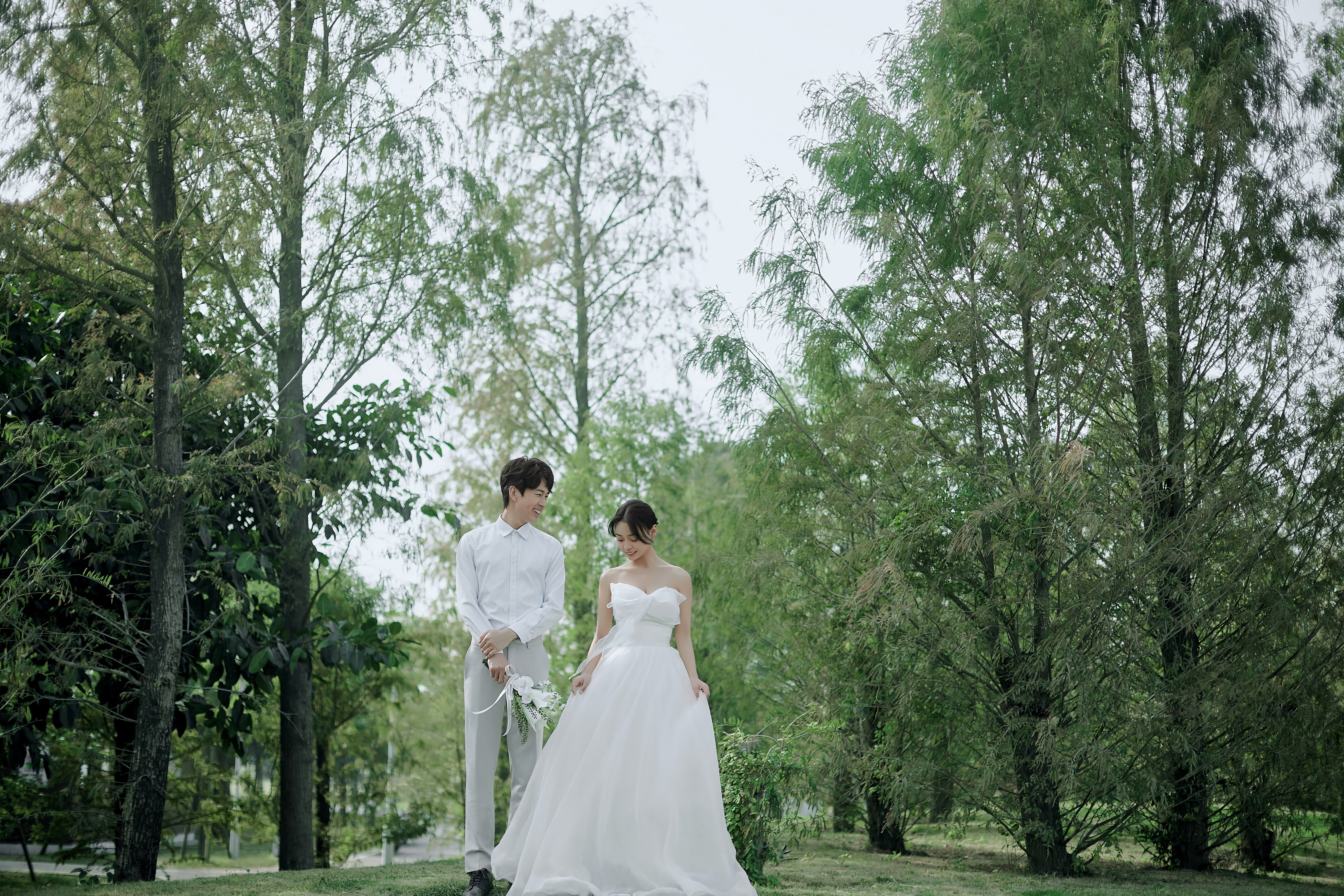 小仙女都在拍的浪漫森系婚纱照