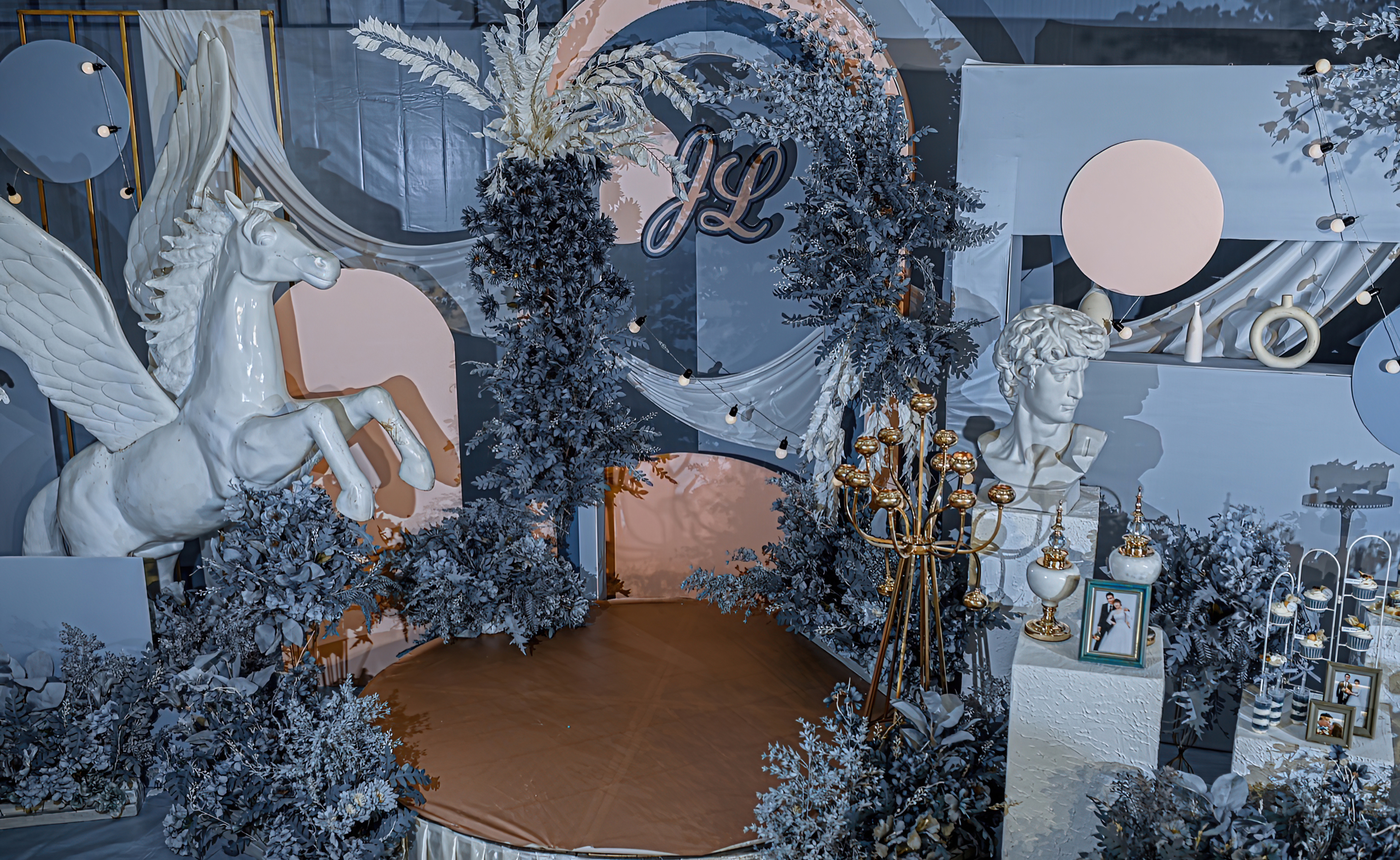 公主嫁期婚礼｜蓝色奢华梦幻婚礼 愿爱情如水晶