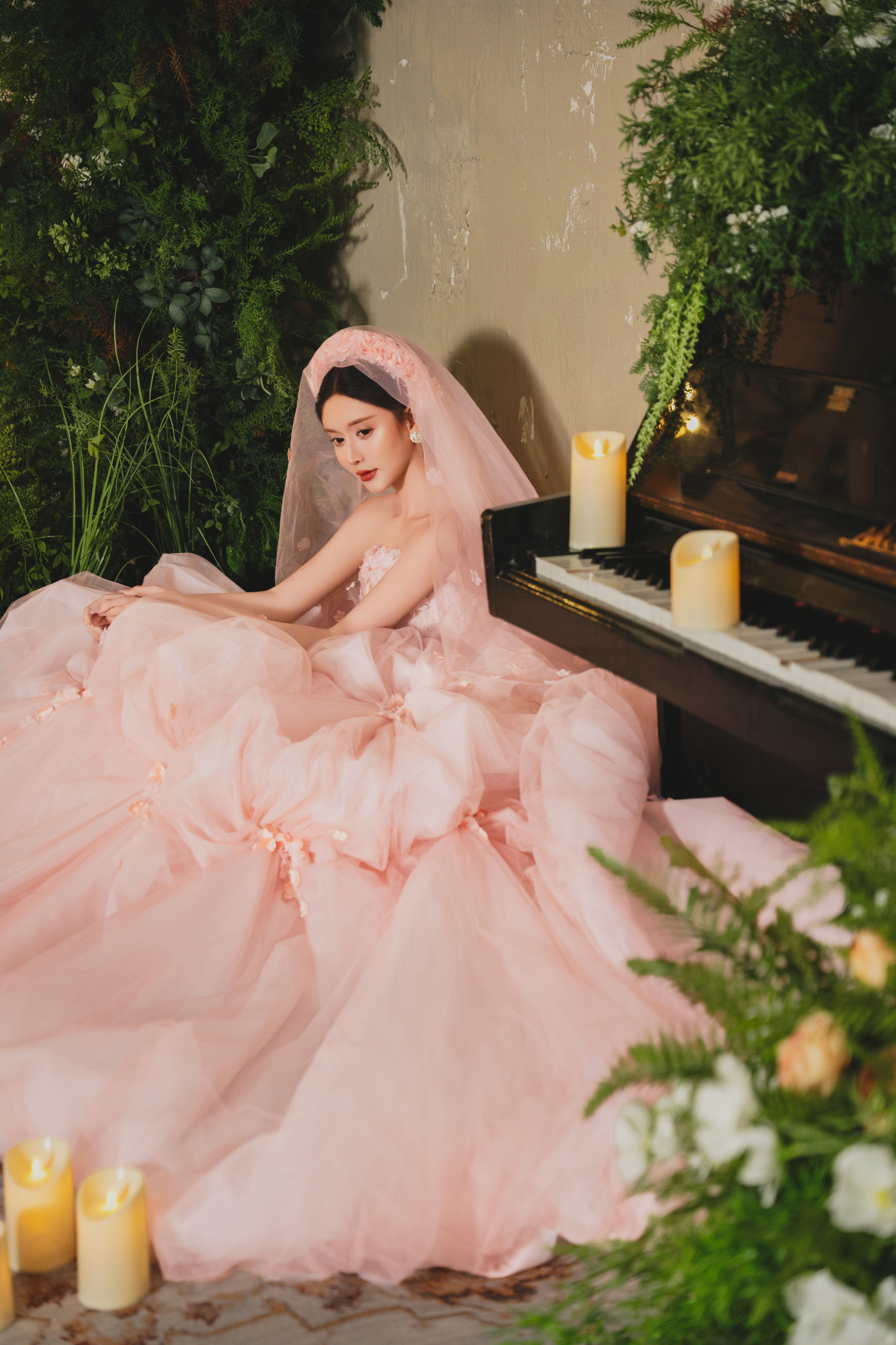（结婚当天跟妆+结婚当天衣服+婚纱照）一价全包