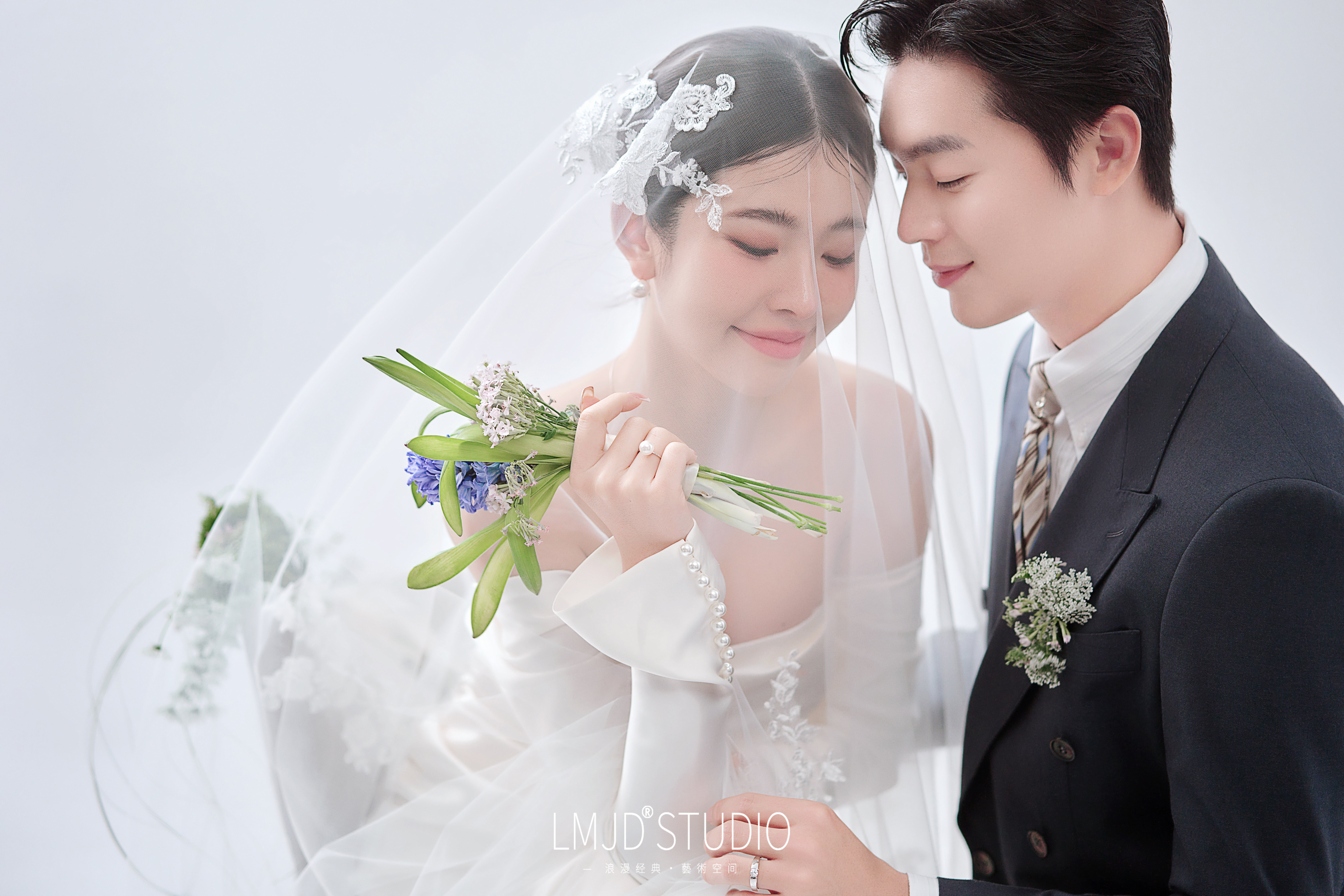 電影風(fēng)婚紗照+內(nèi)外景+拍攝底片全送+有故事婚紗照