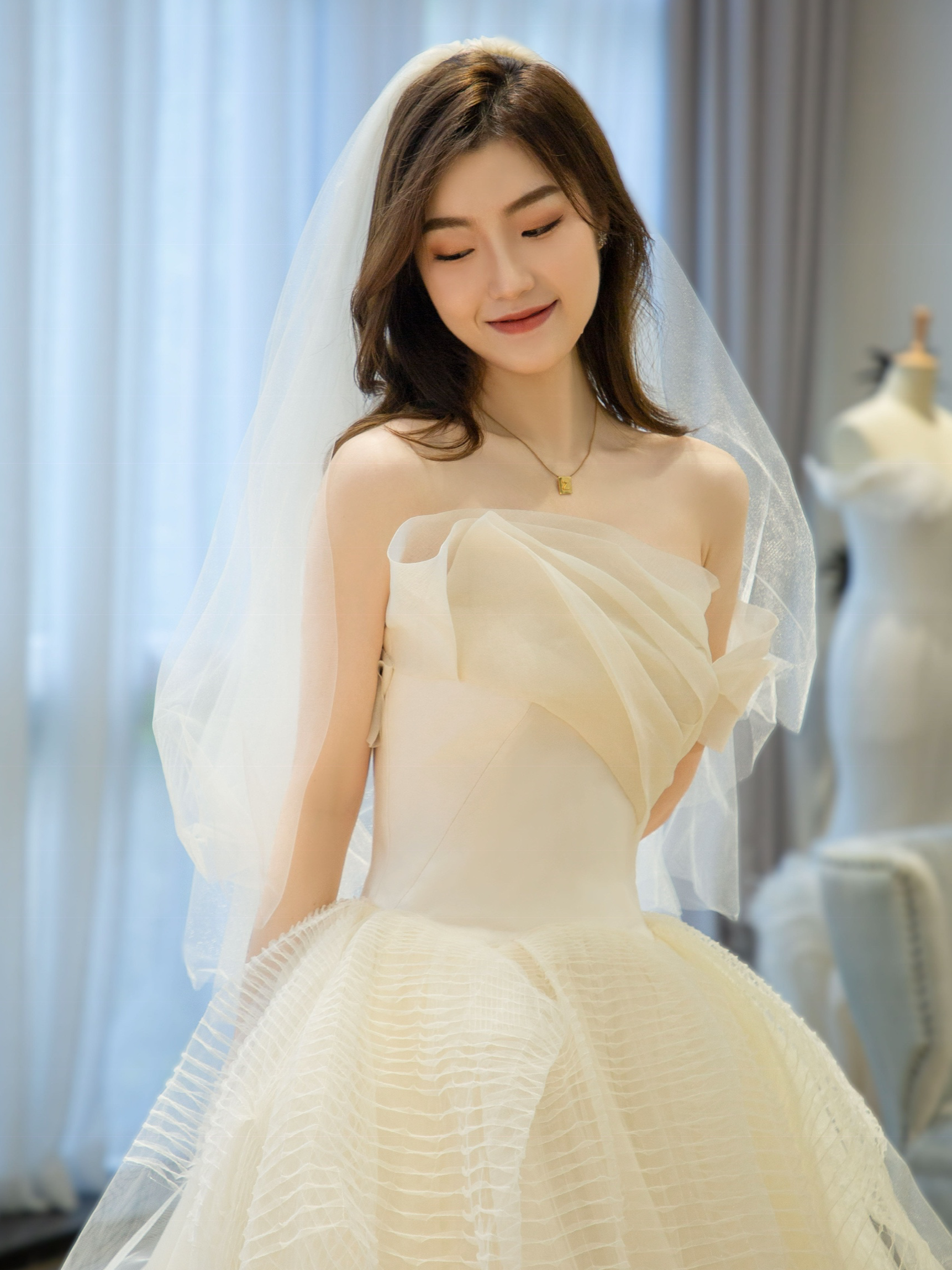 【仙女精选】主纱＋秀禾+婚礼跟妆+伴娘服