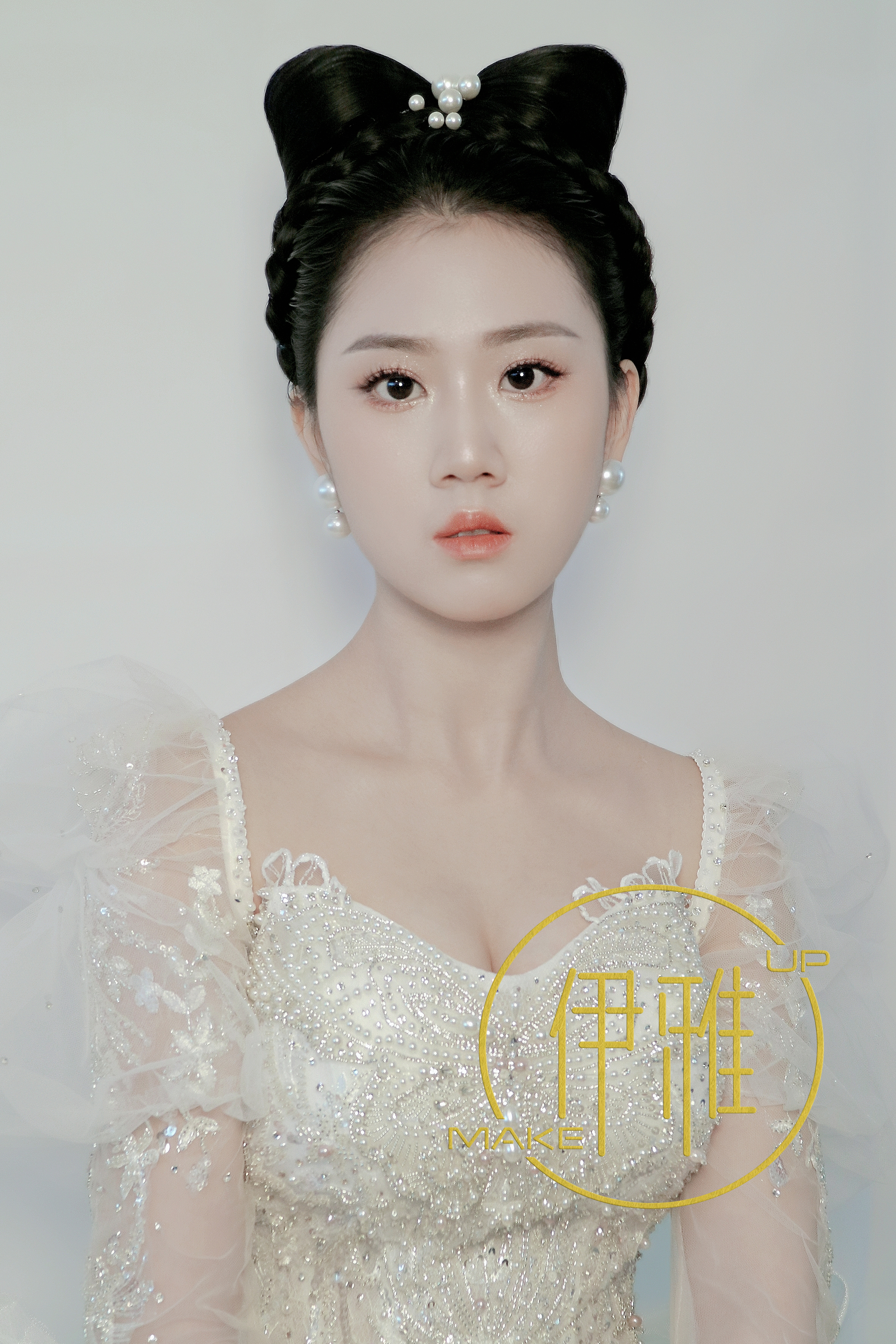 【惊喜套餐】婚礼全天跟妆化妆+婚纱礼服3套免费用