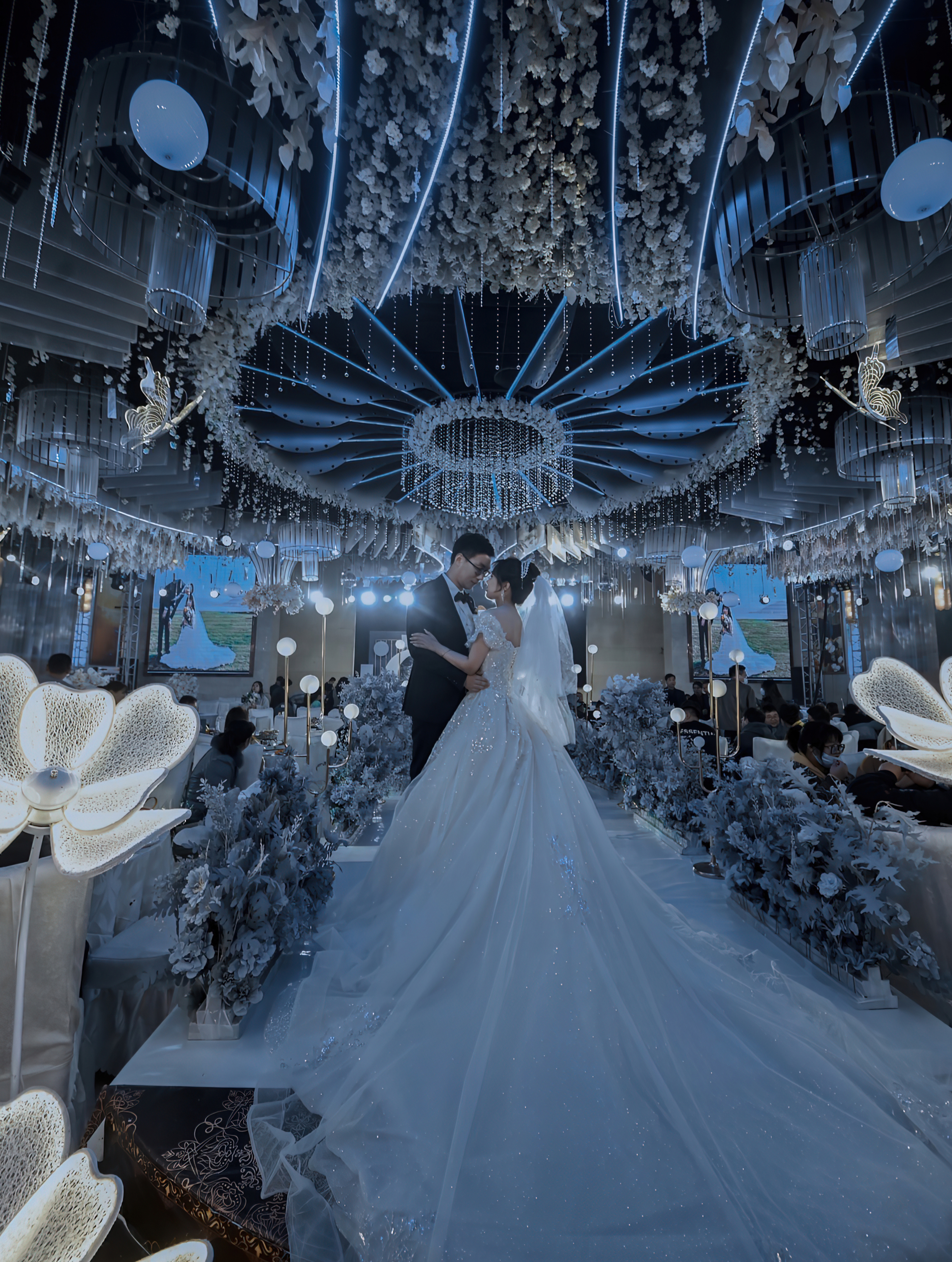 公主嫁期婚礼｜蓝色奢华梦幻婚礼 愿爱情如水晶