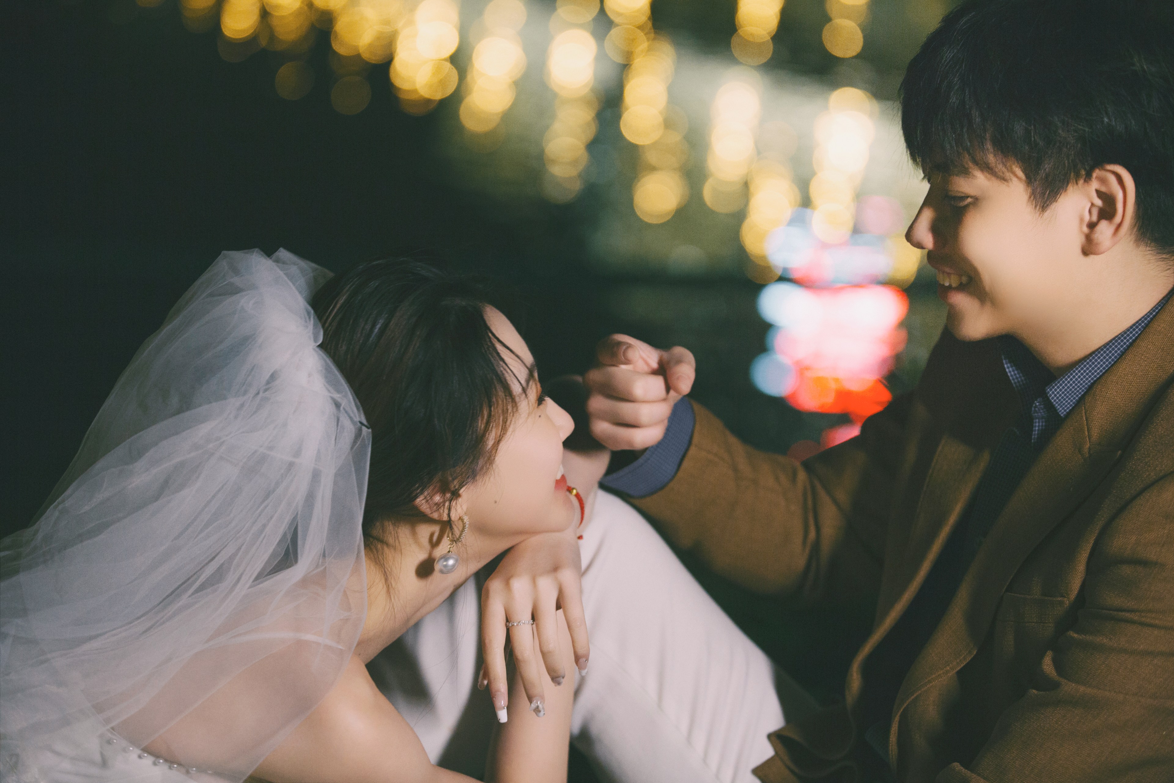 6880套餐：一键拥有婚纱照 微电影 四服四造