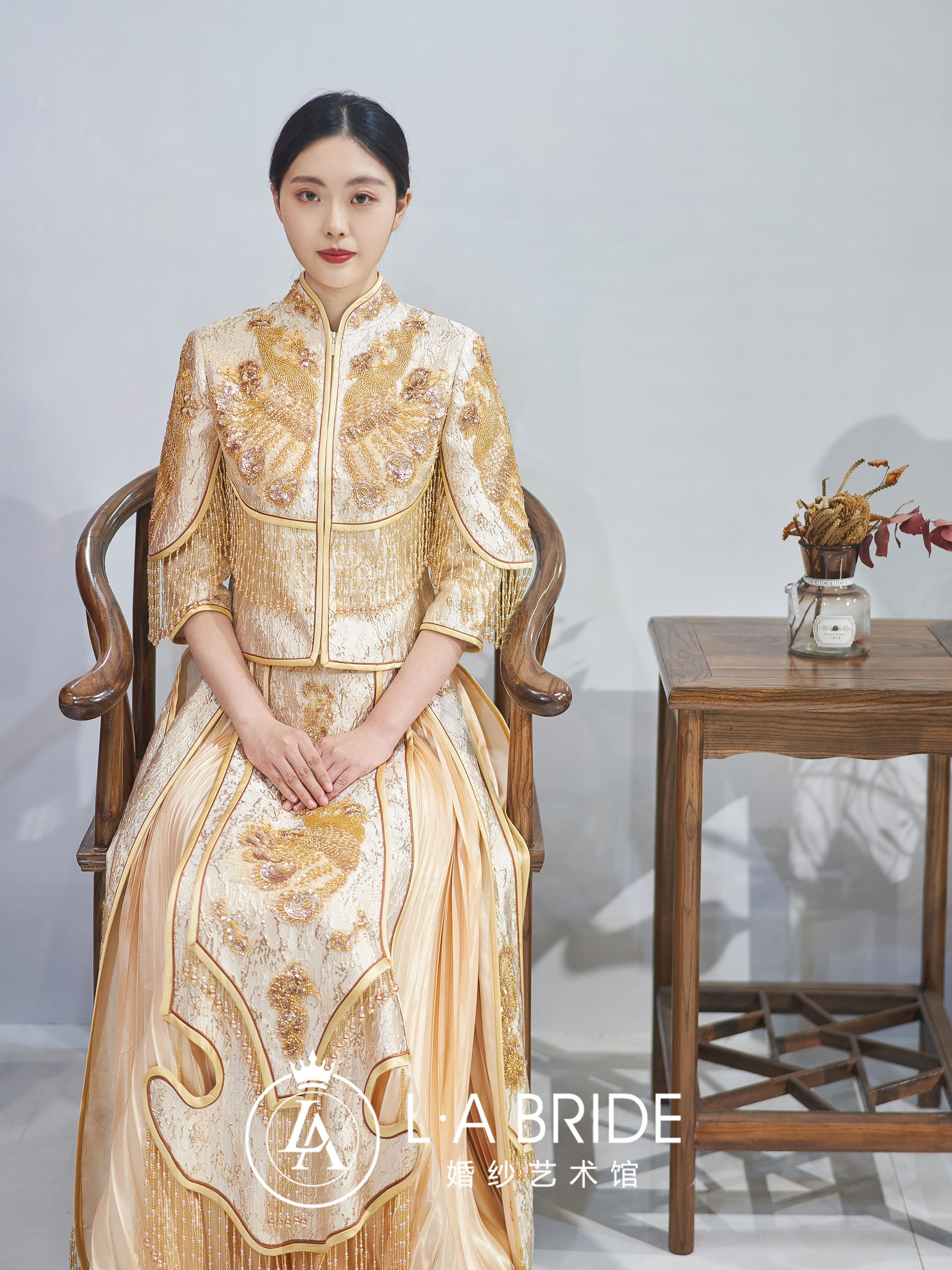 超值三件套租赁 嫁衣+婚纱+礼服