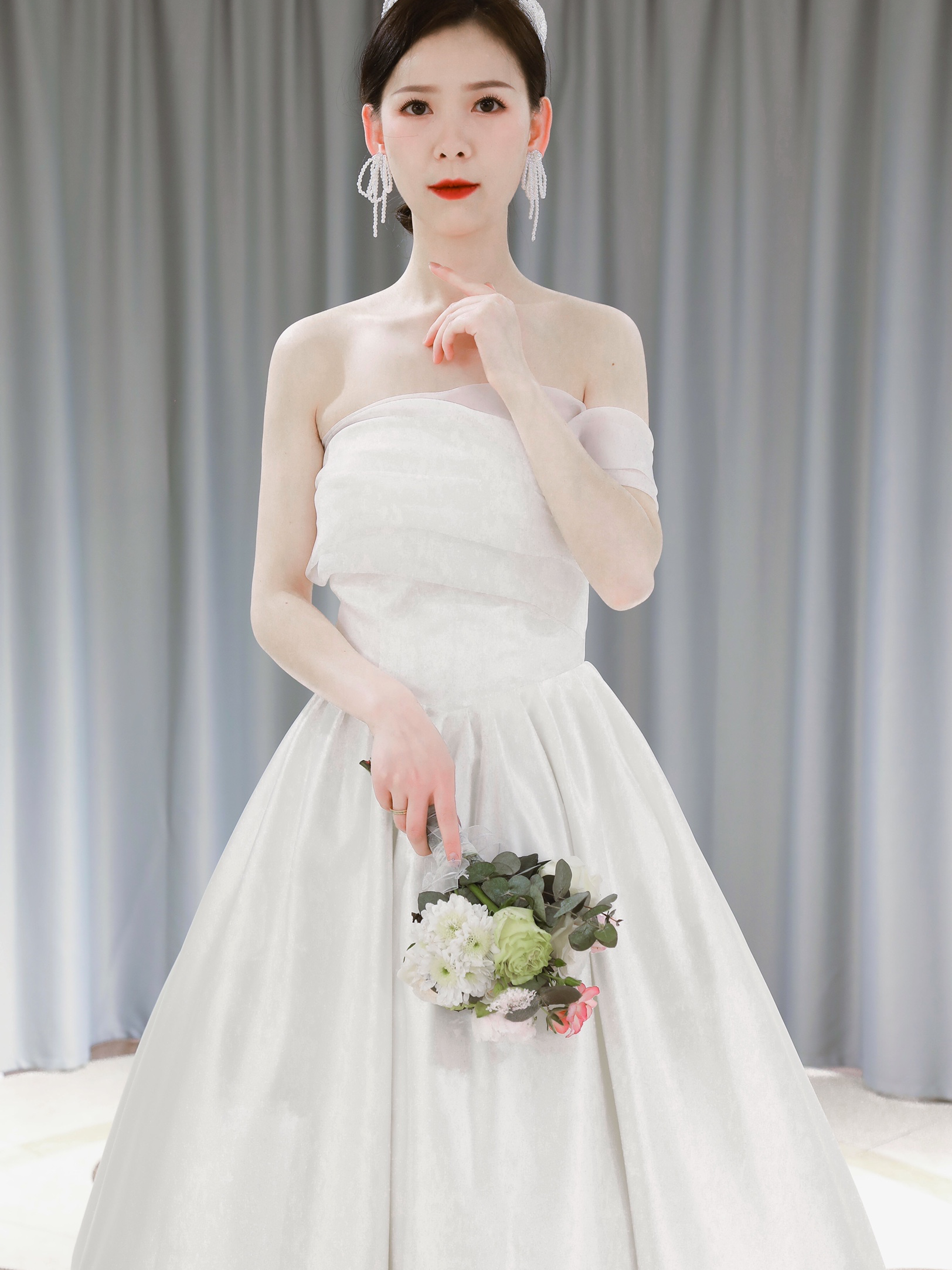 【萬維奢品】大拖尾蛋糕群婚紗