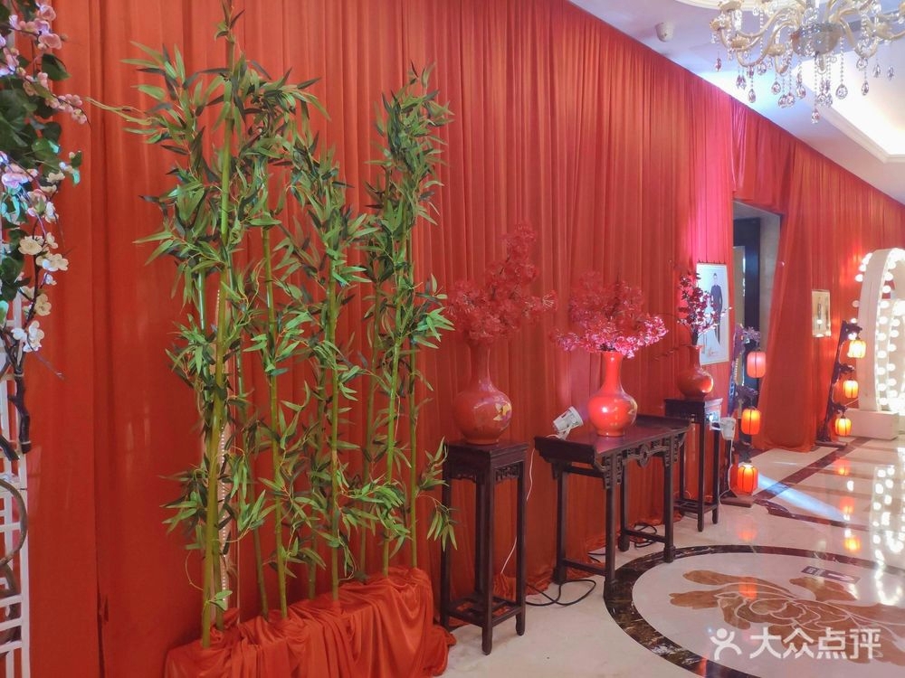 玉兰苑国际宴会中心(欧堡利亚美食广场店)