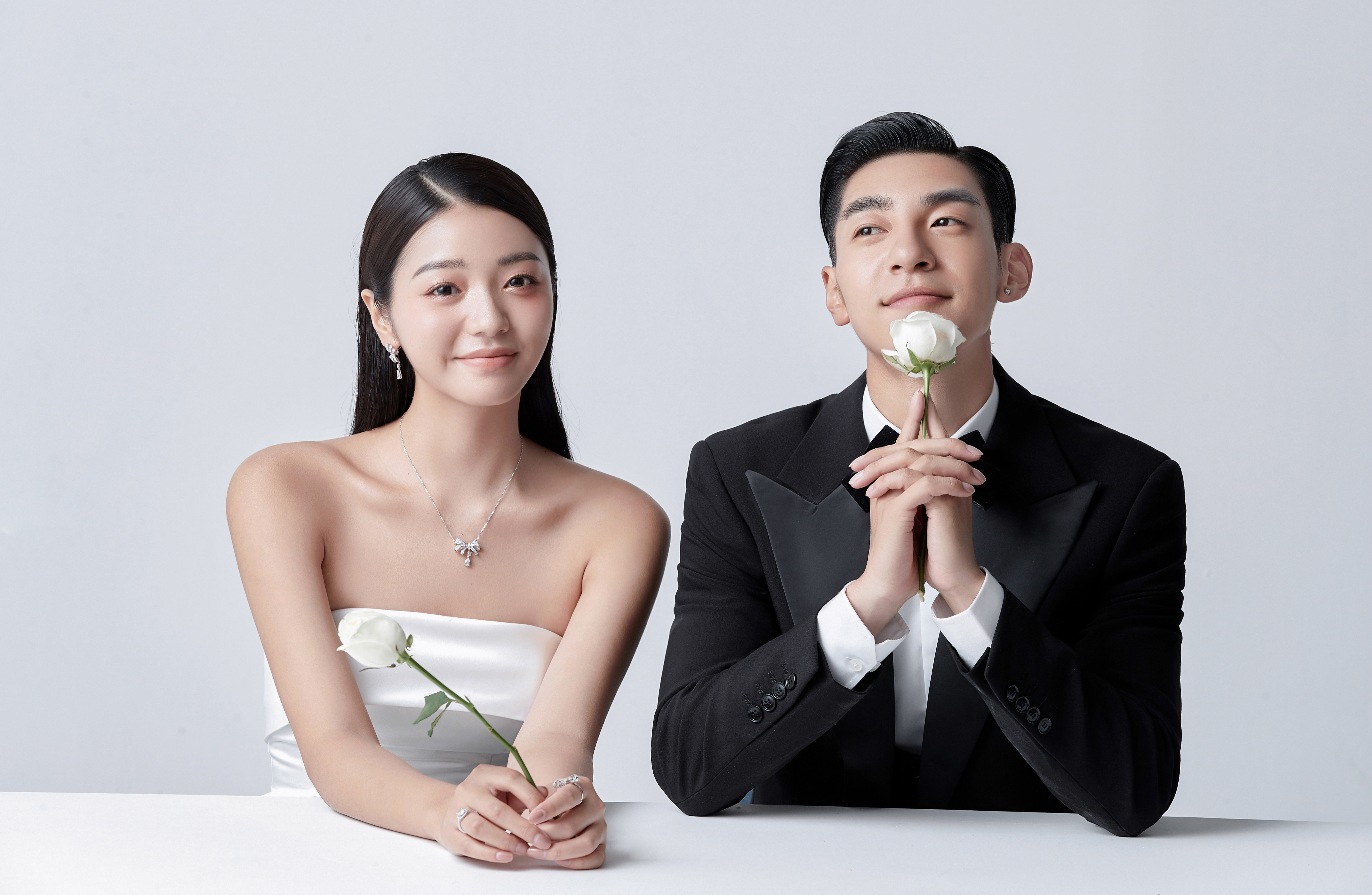 爱我，不让你受伤！（伯爵婚纱摄影）