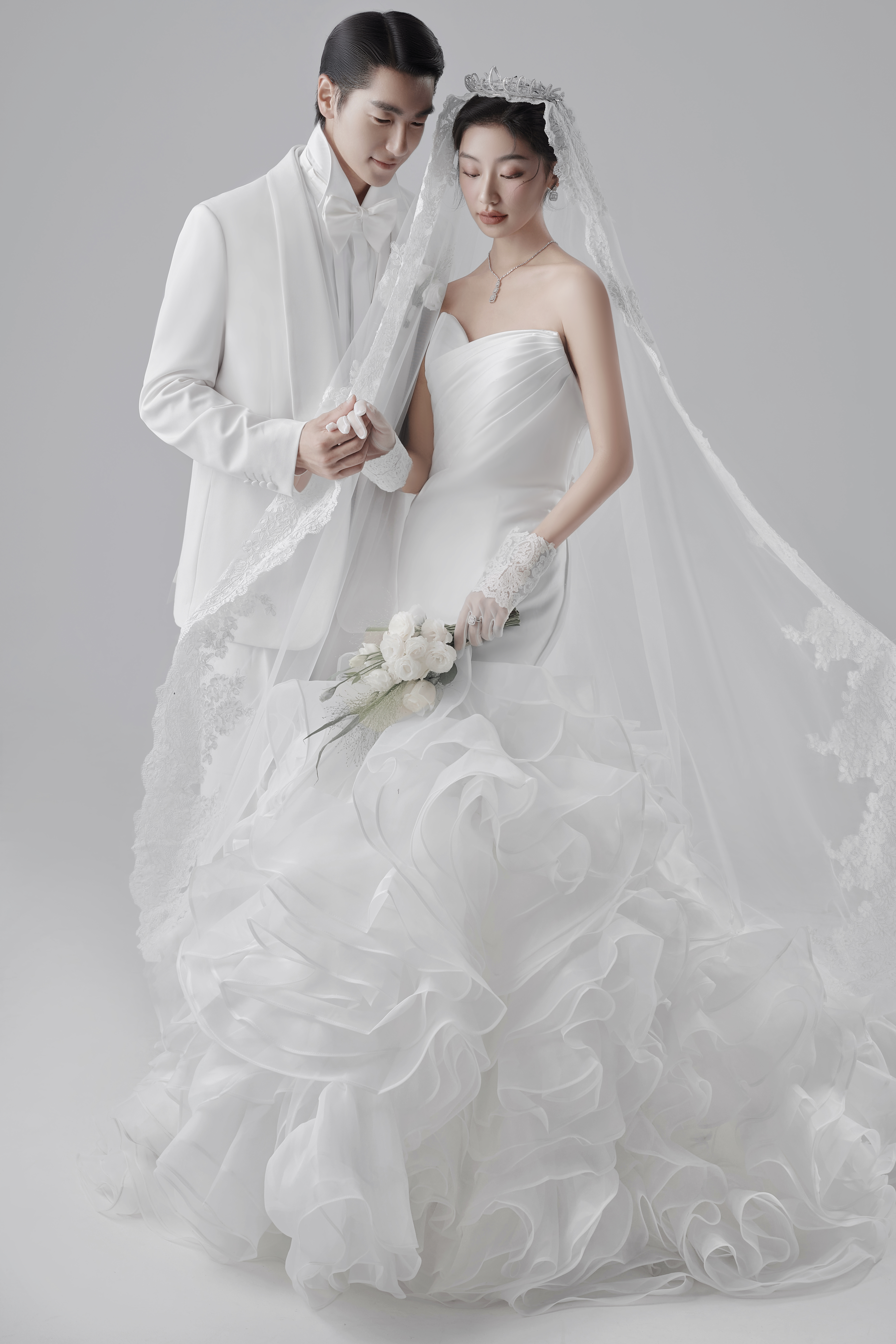 特價婚紗照開遠外景+室內+4套禮服+30張精修