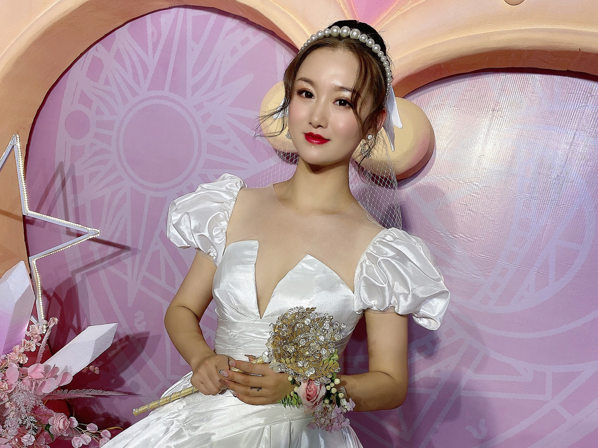 新娘跟妆 高端精致妆面 全一线化妆品 高端发饰