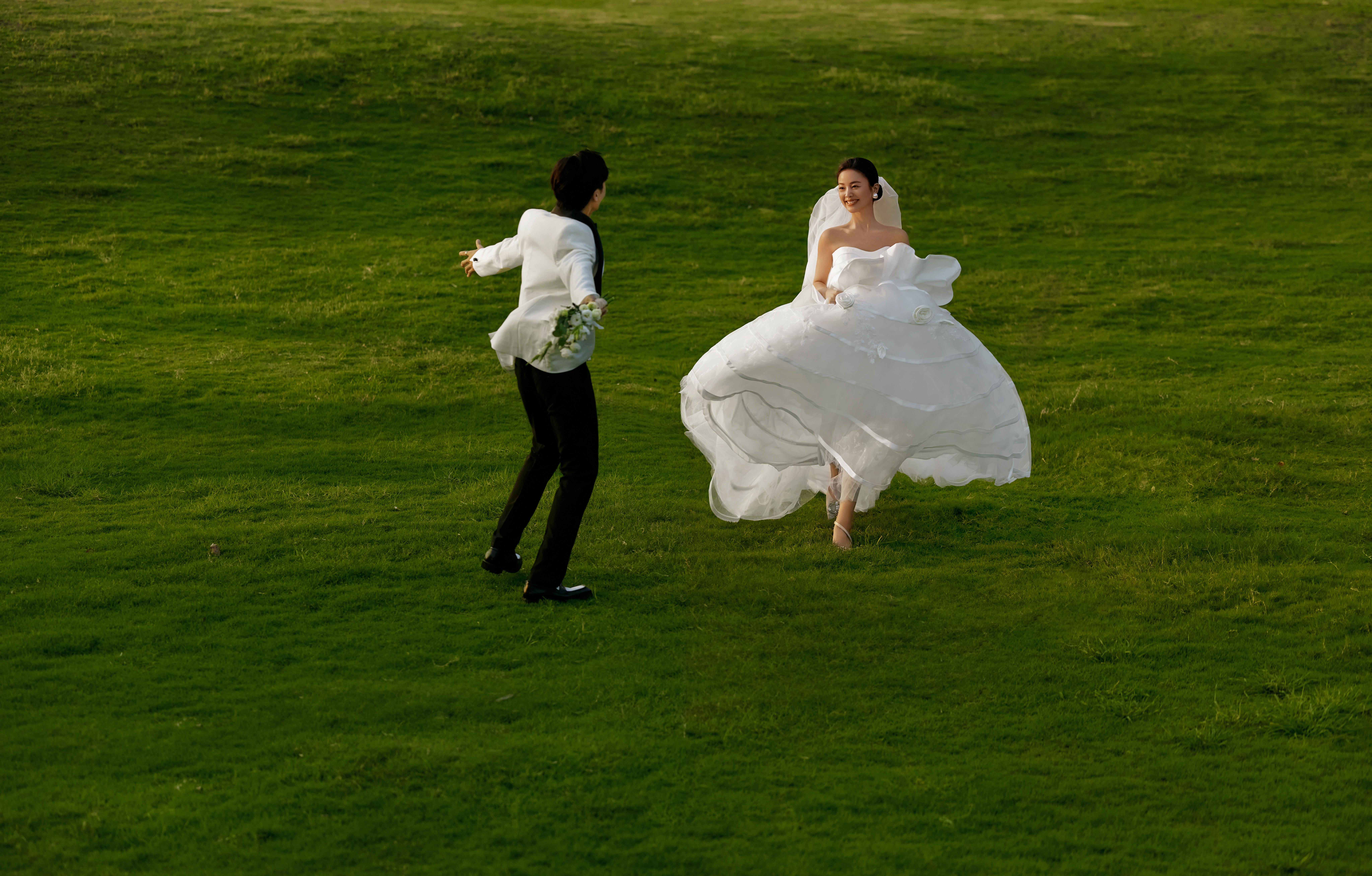 【口碑之选】创始团队拍摄 高尔夫电影风纪实婚纱照