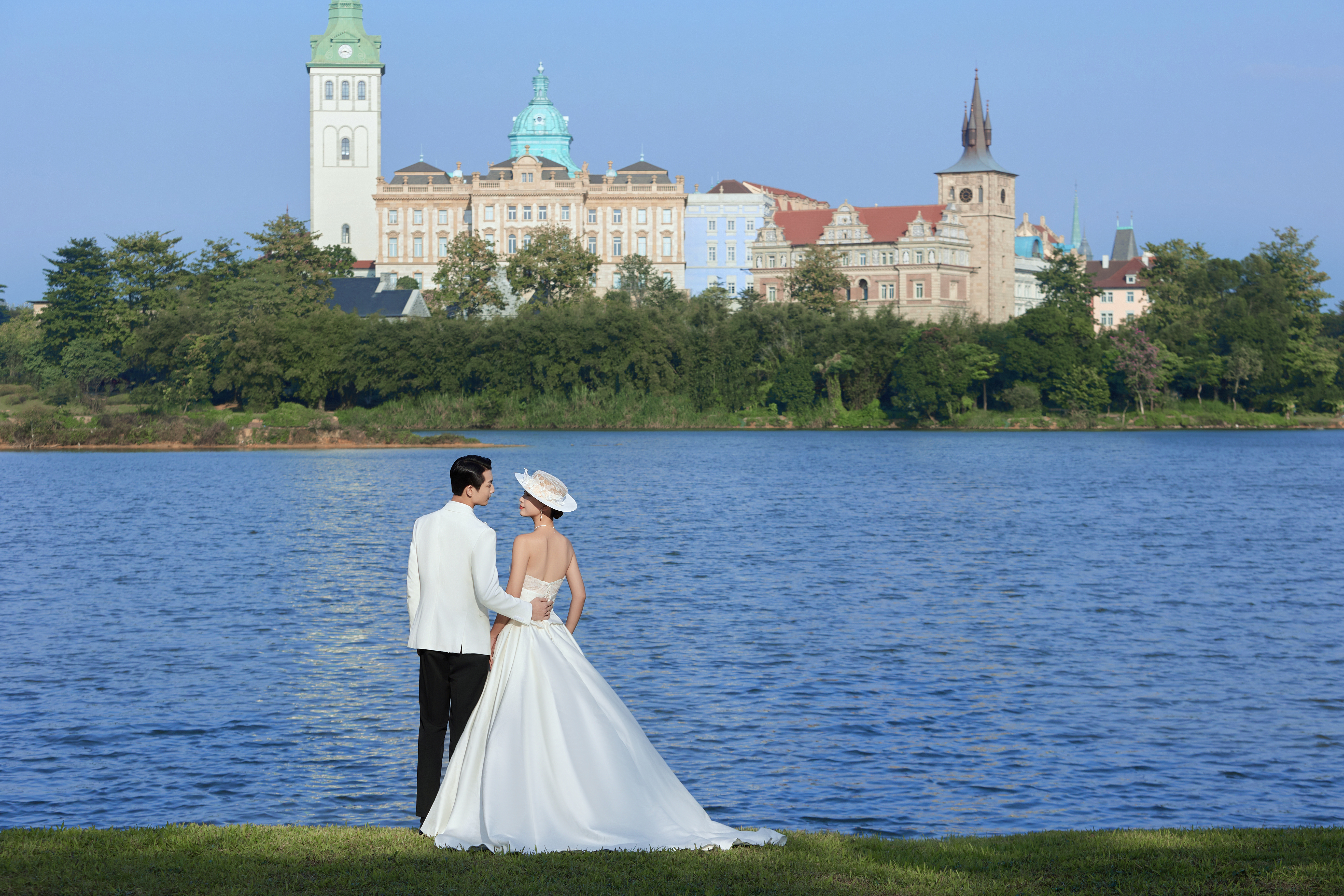 【婚纱照热销抢购】内外景双拍+ 唯美清新婚纱照