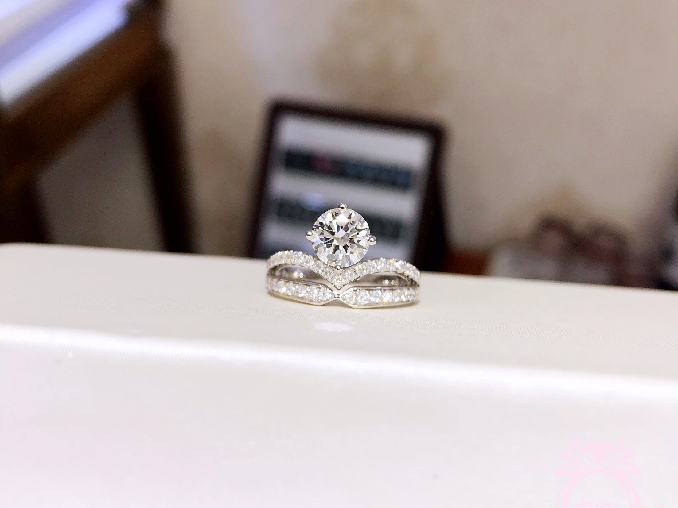 约瑟芬皇冠款钻戒求婚戒指1克拉GIA裸钻定制款