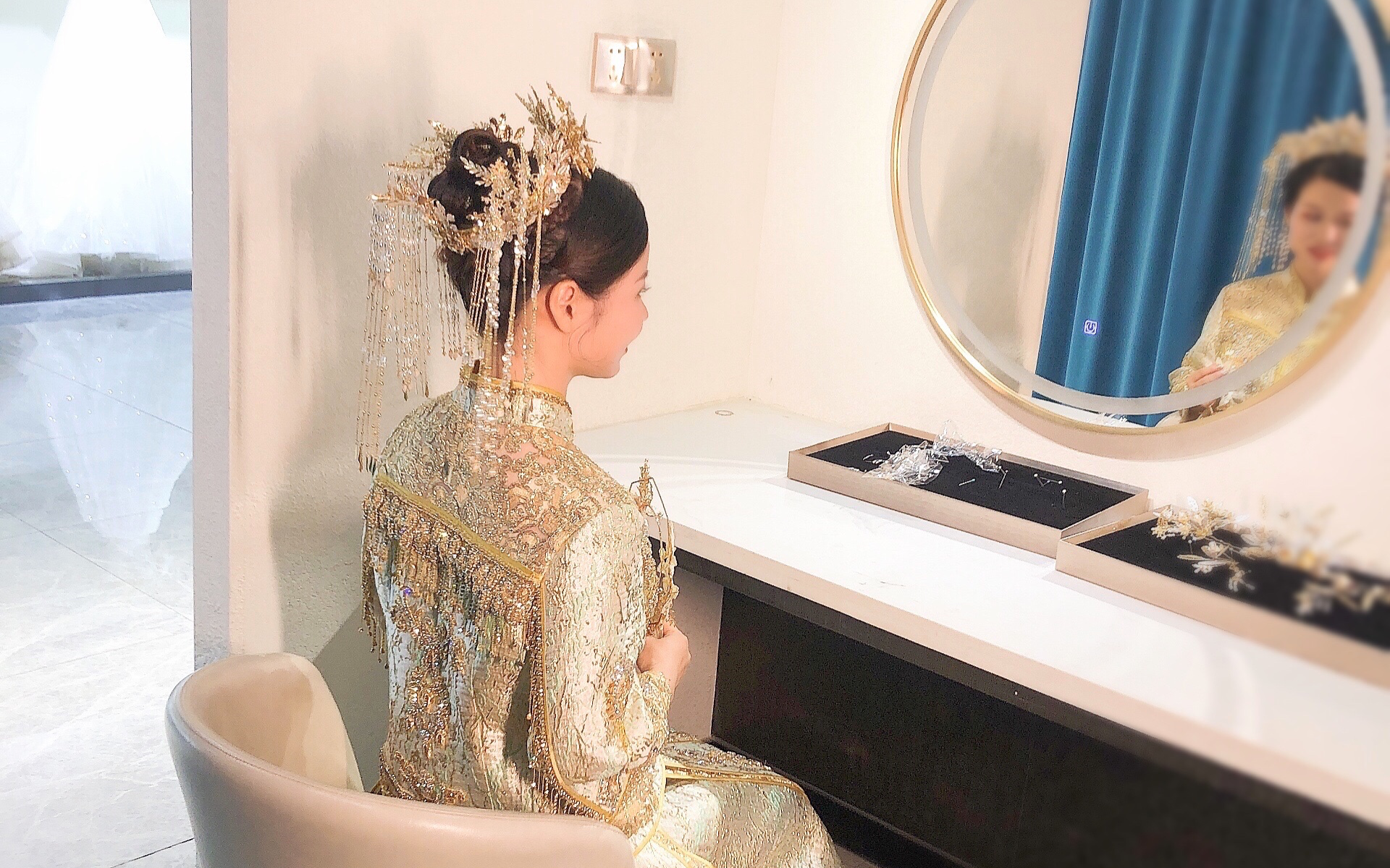 试妆花絮，复古大气金色秀和