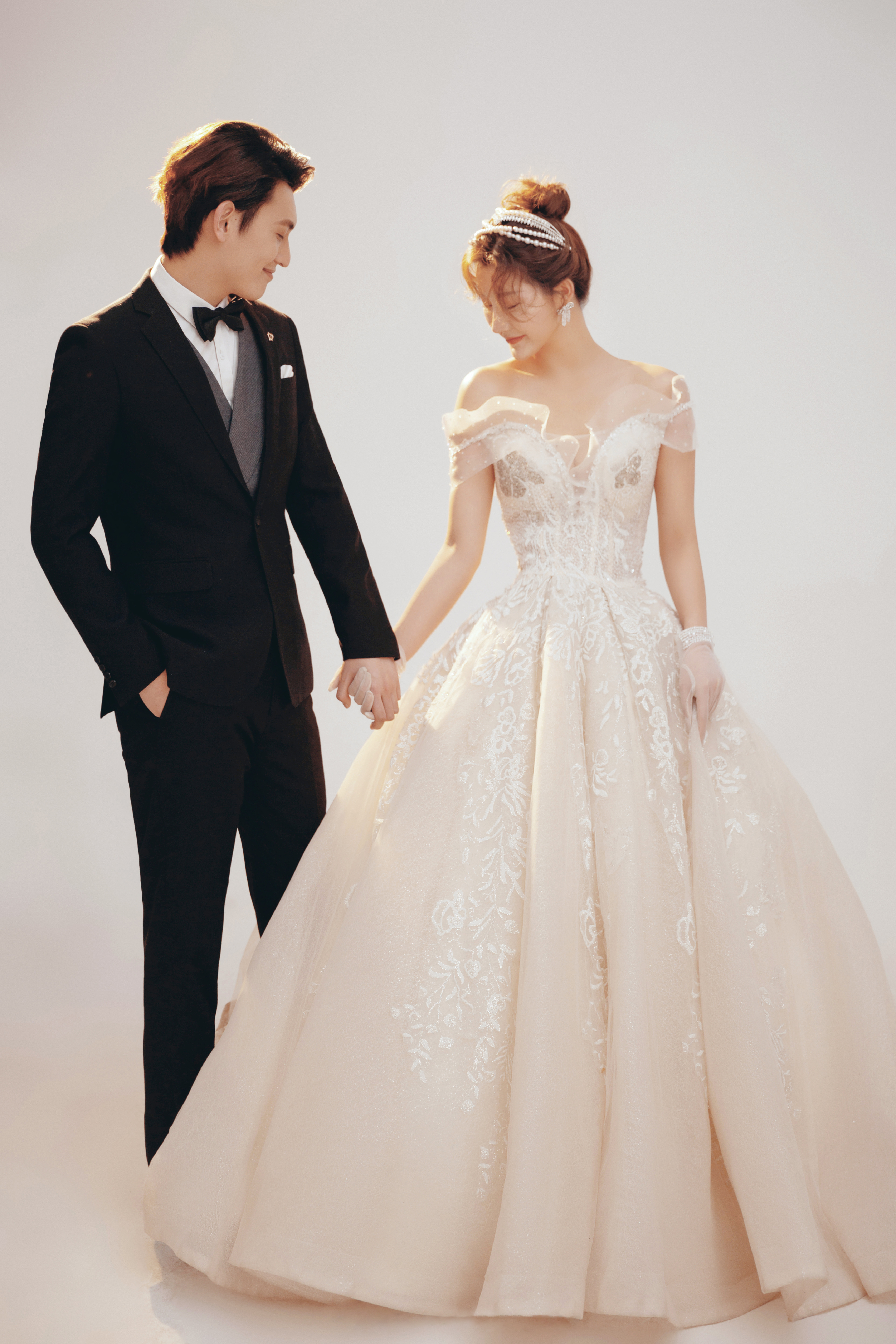 室內(nèi)婚紗照送婚禮服務(wù)
