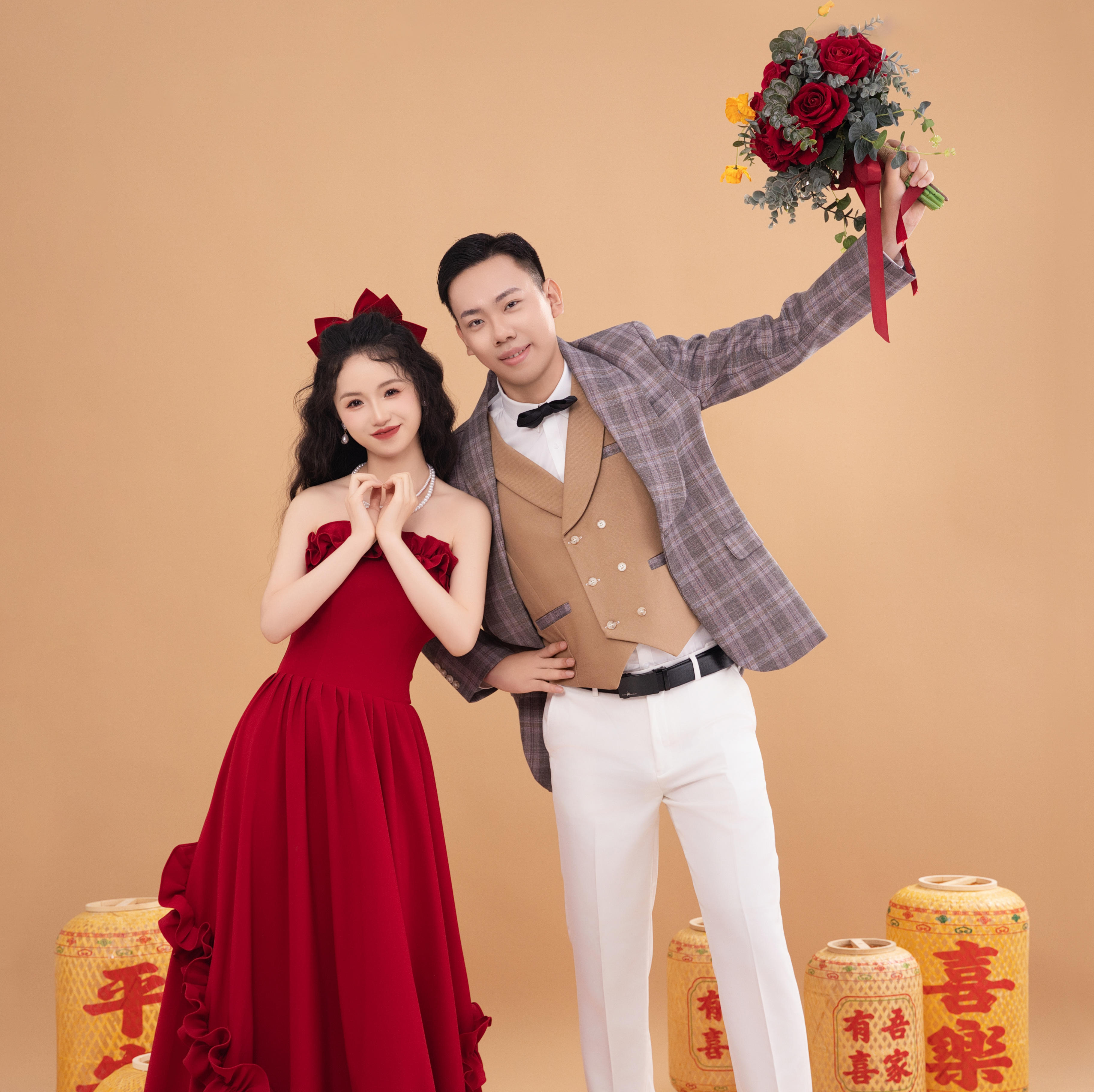 婚纱照|底片全送|服装任选、婚纱照泰安
