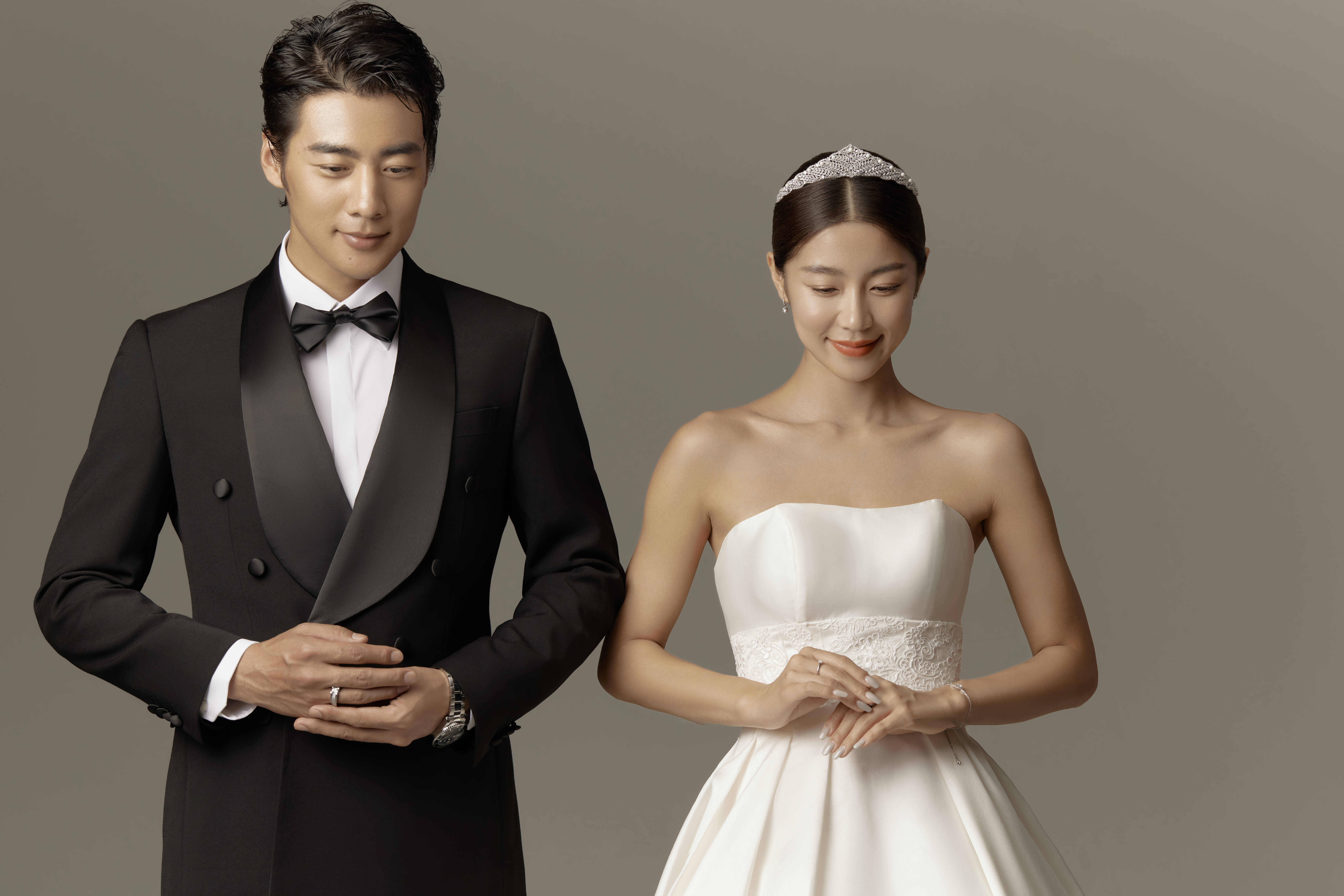 超爱我的室内极简风婚纱照❤撒糖来了