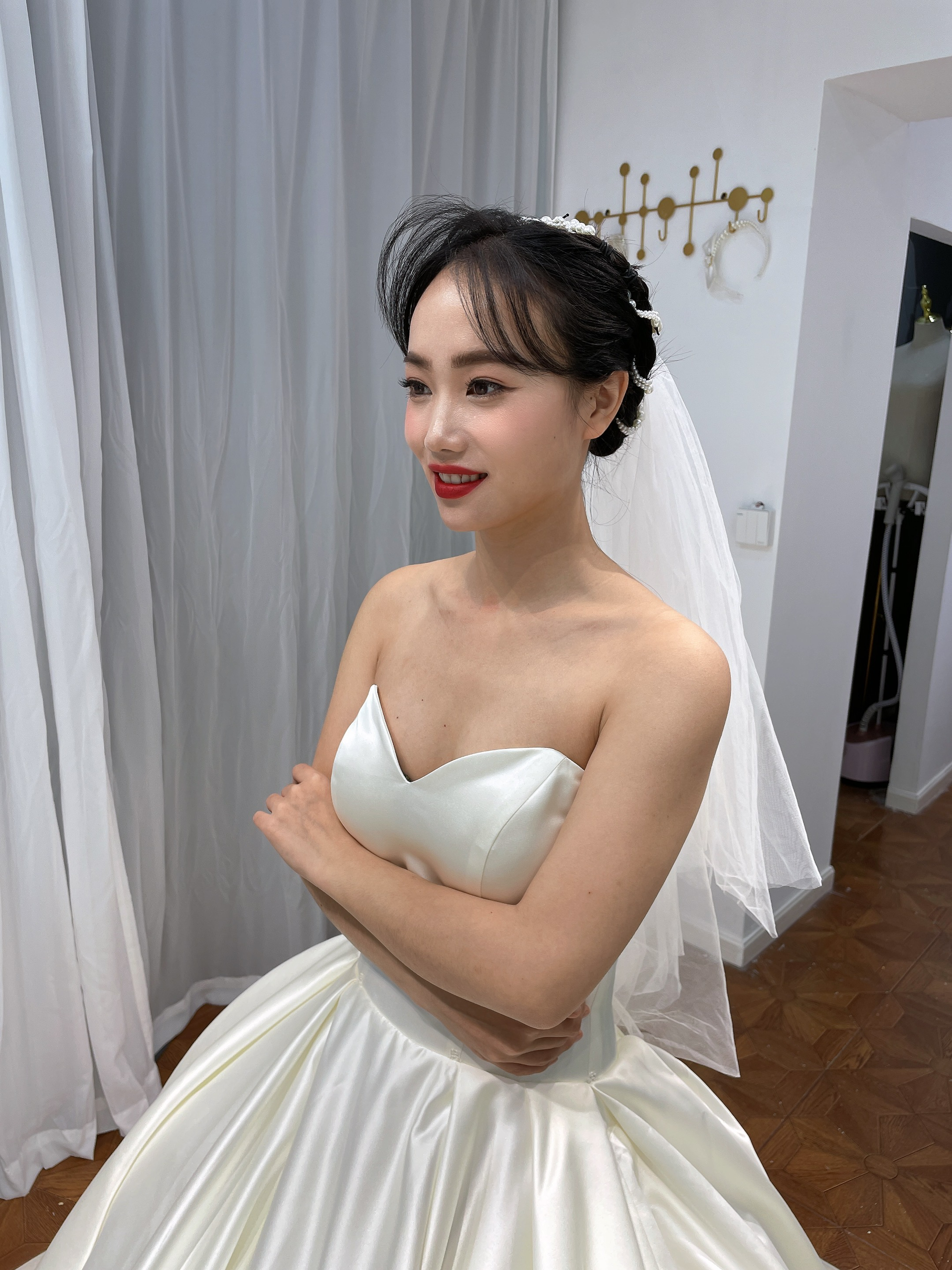 缎面减龄妆面造型