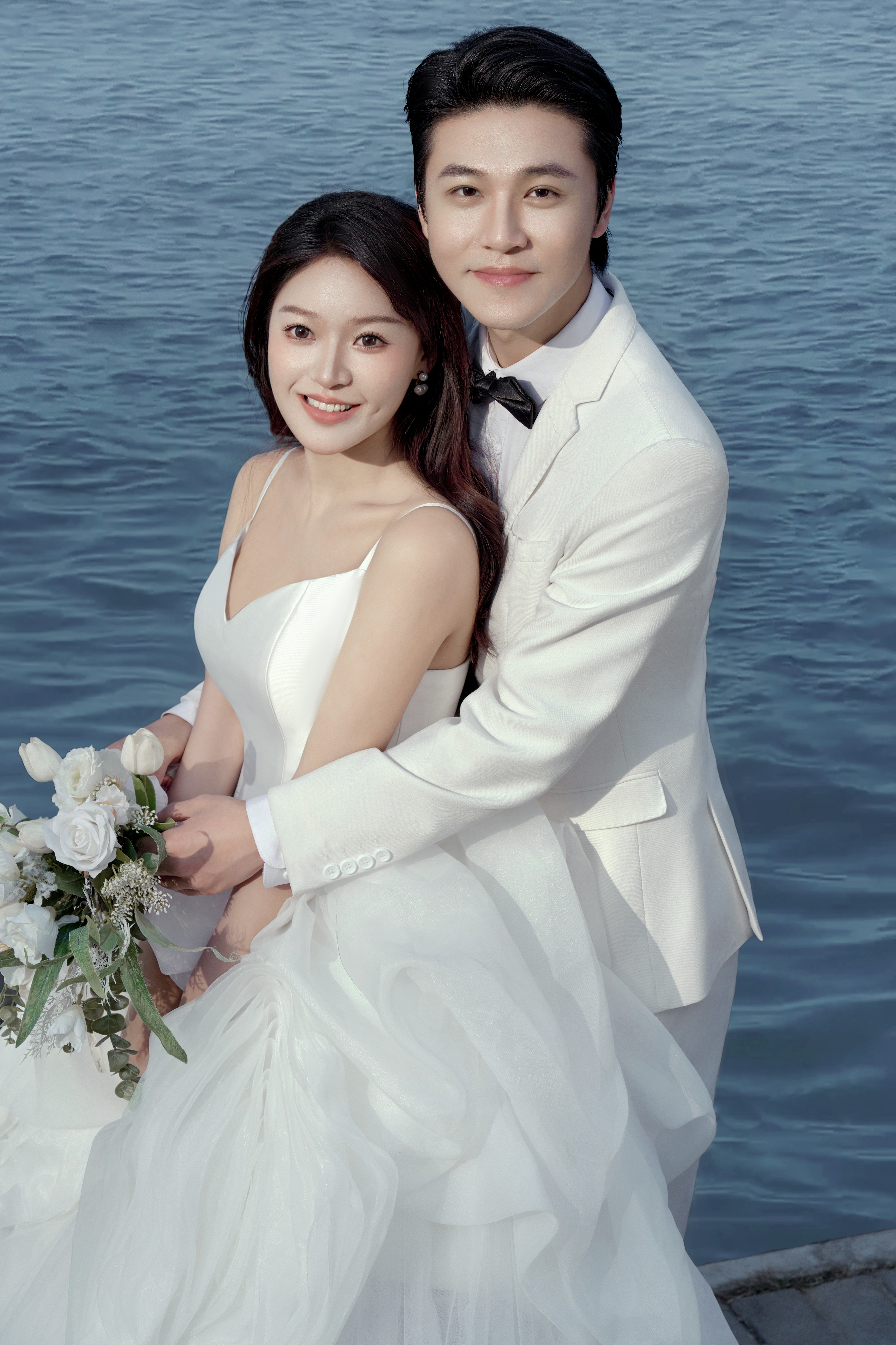 【限时特惠】服装任选+底片全送+一价全包婚纱照