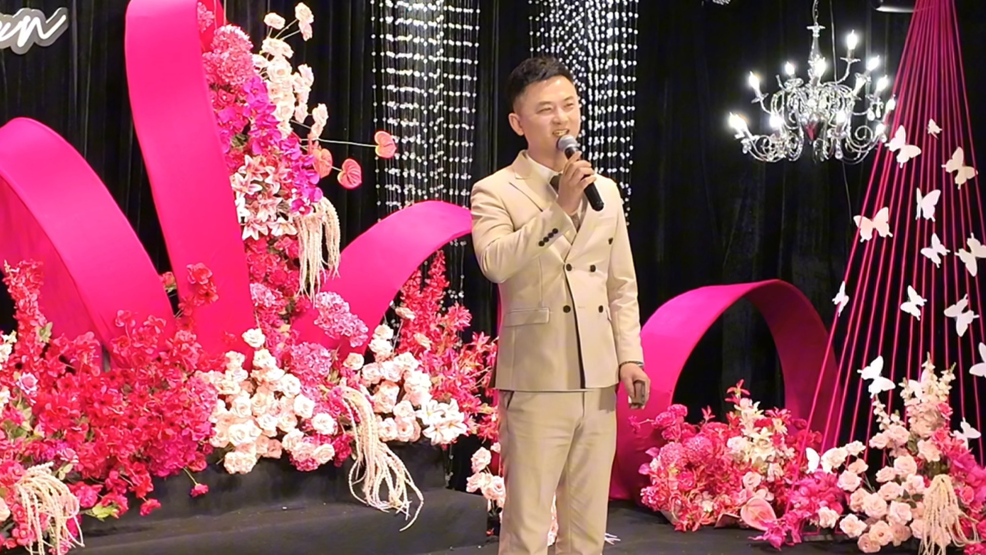 千里迢迢奔赴的爱情