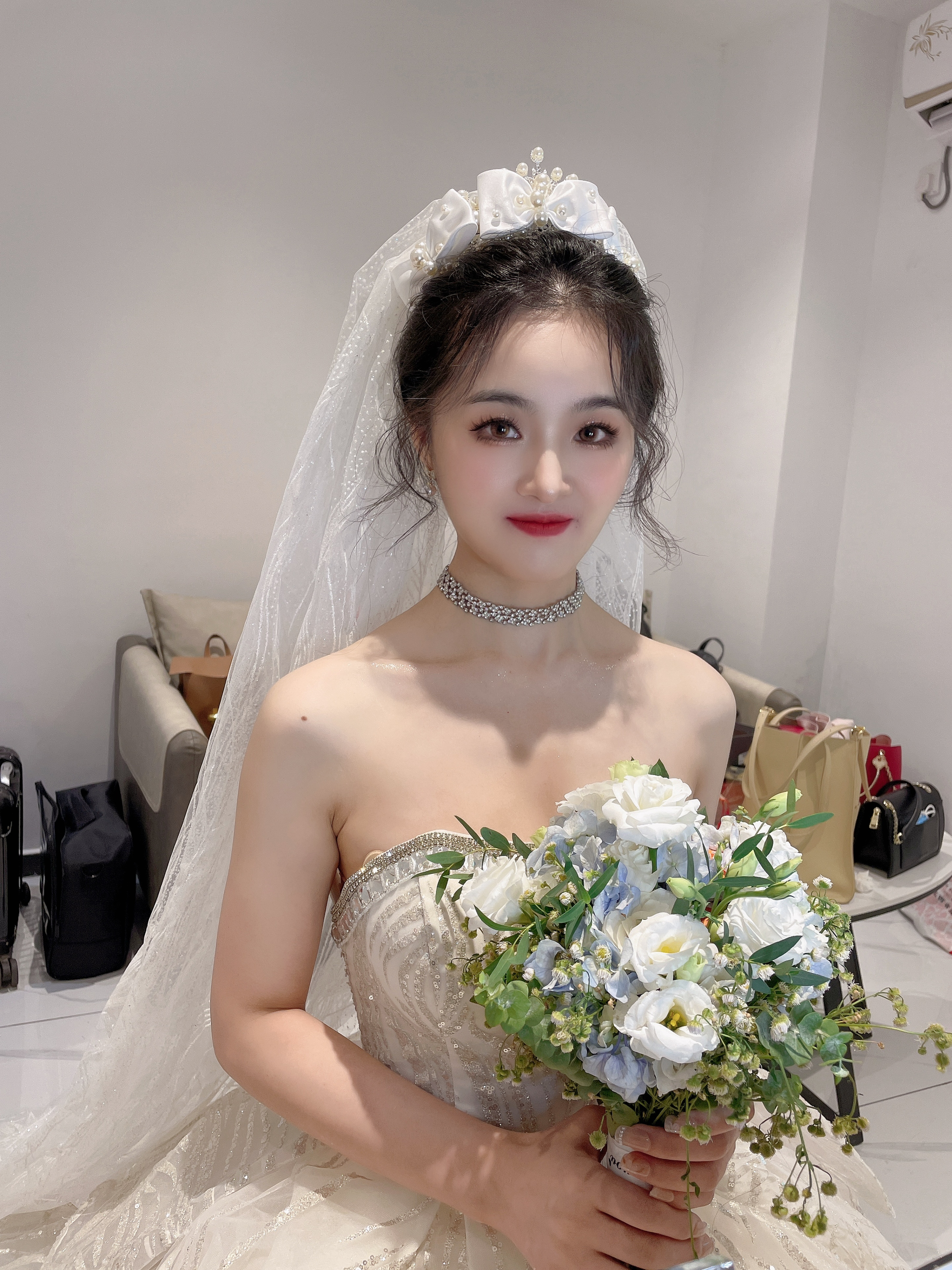 一袭轻奢洁白 只为一生的他