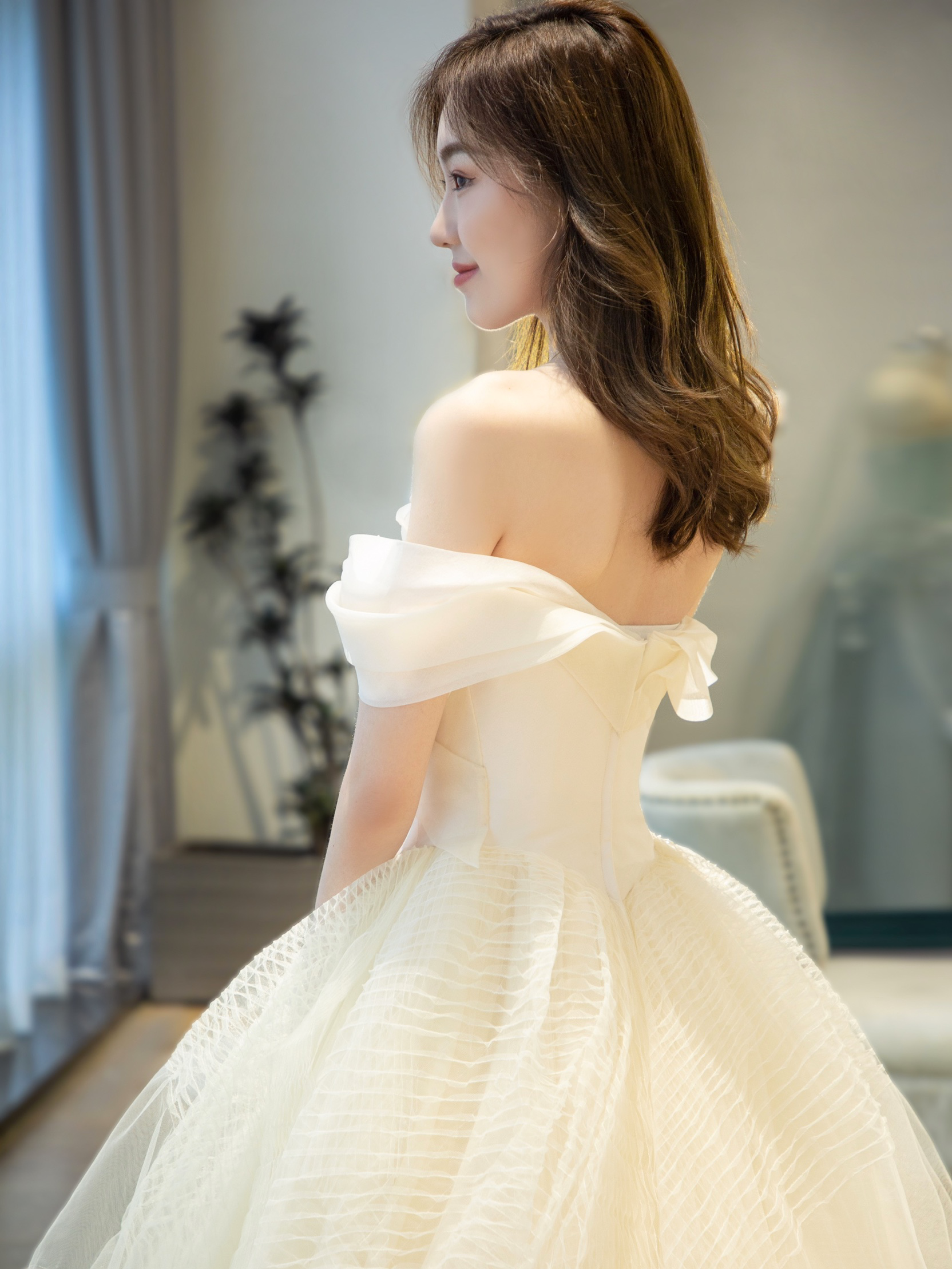 【仙女精选】主纱＋秀禾+婚礼跟妆+伴娘服