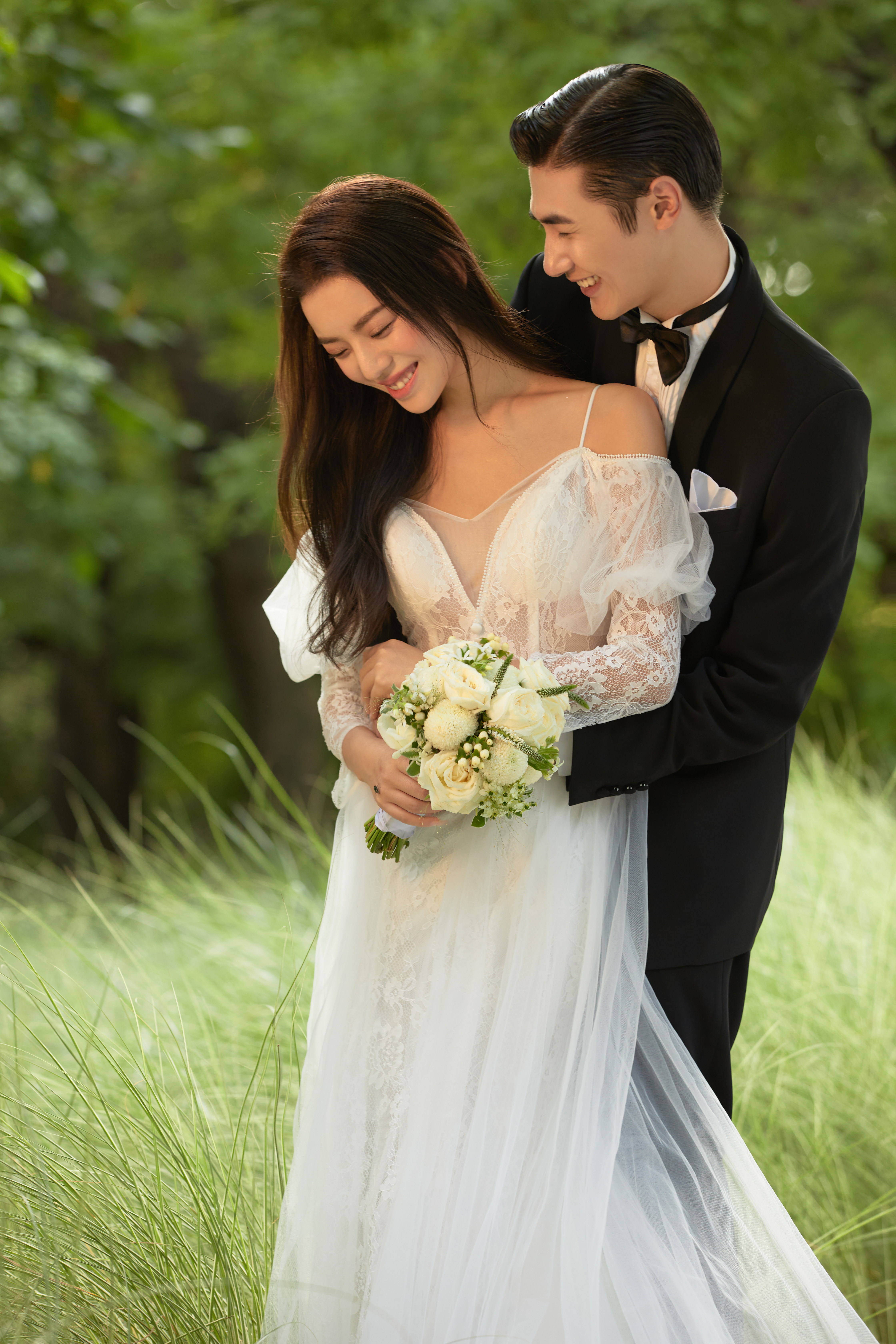 【总监档期】YUNCHU 森系草坪婚纱照