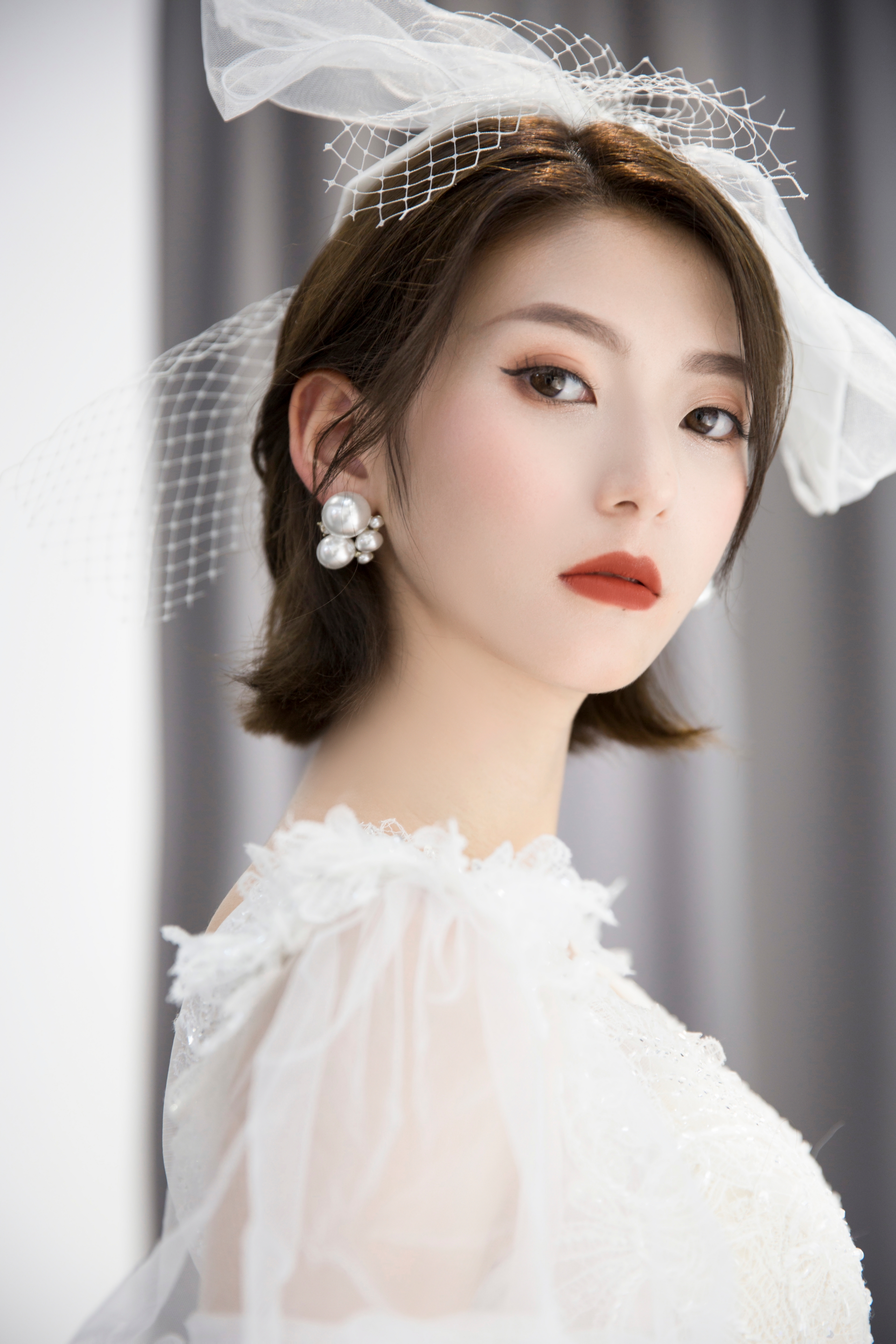 短发造型妆面造型