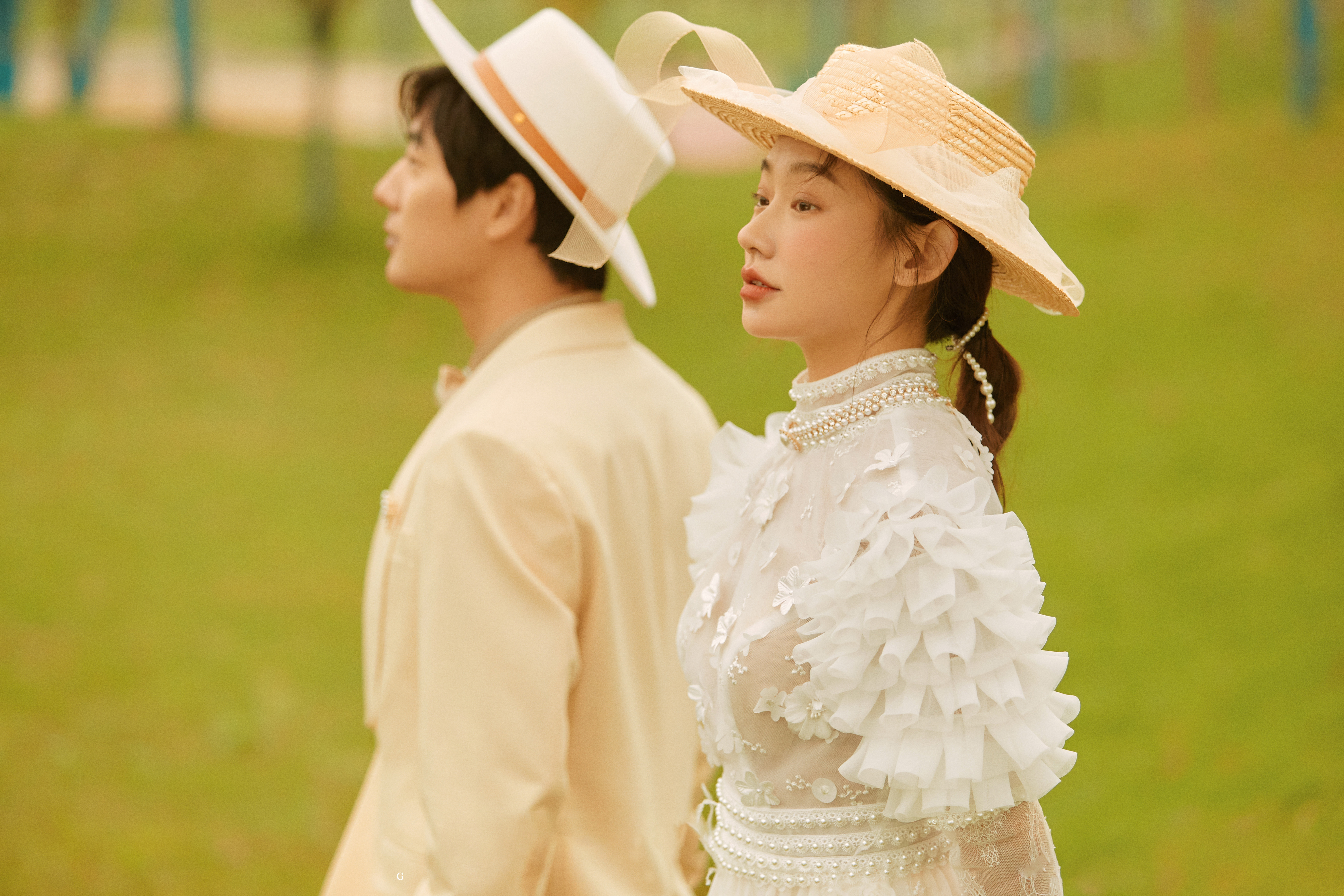 送全新婚纱一套+精修46张