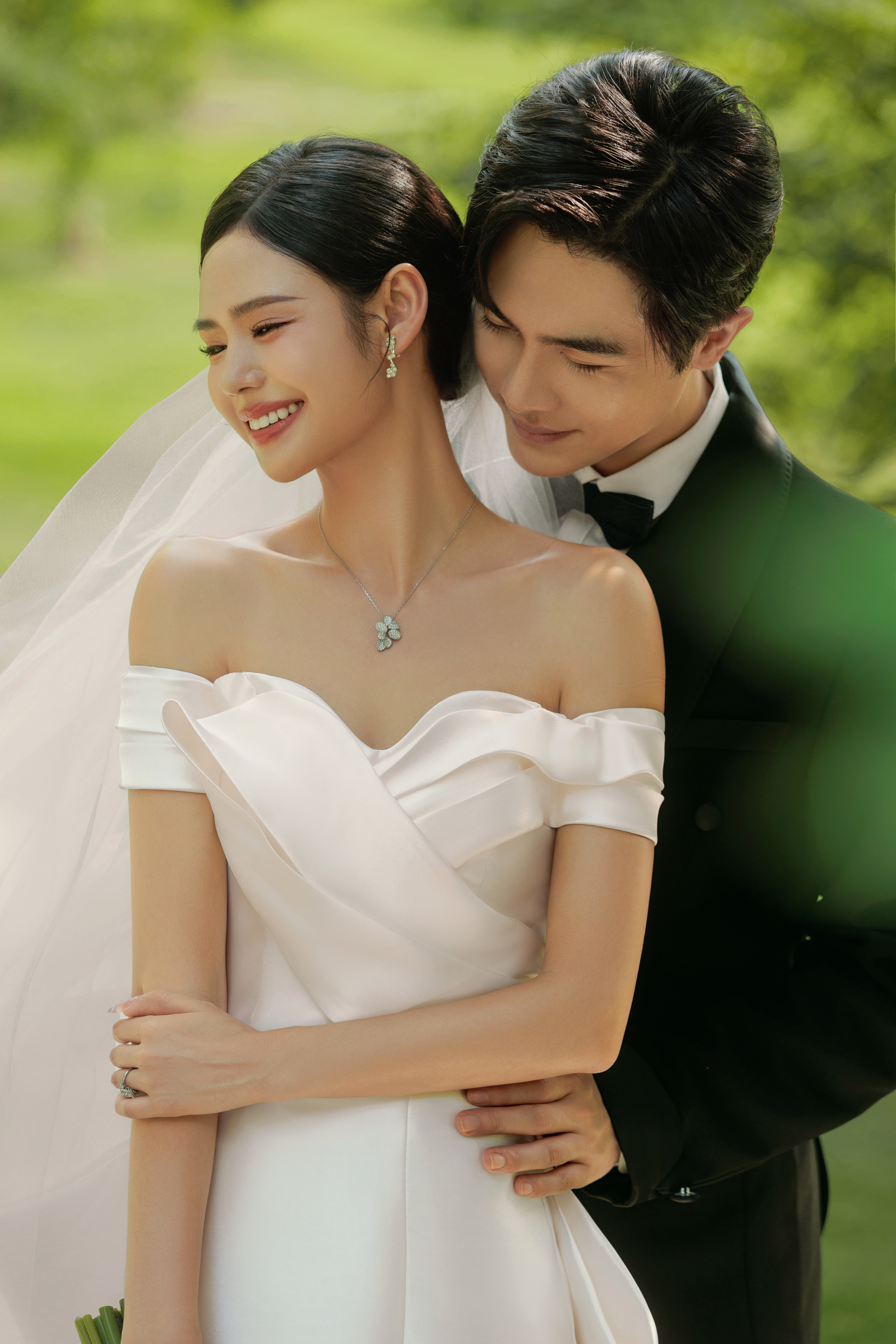 【人氣推薦】8服8造+定制婚紗照+人氣推薦