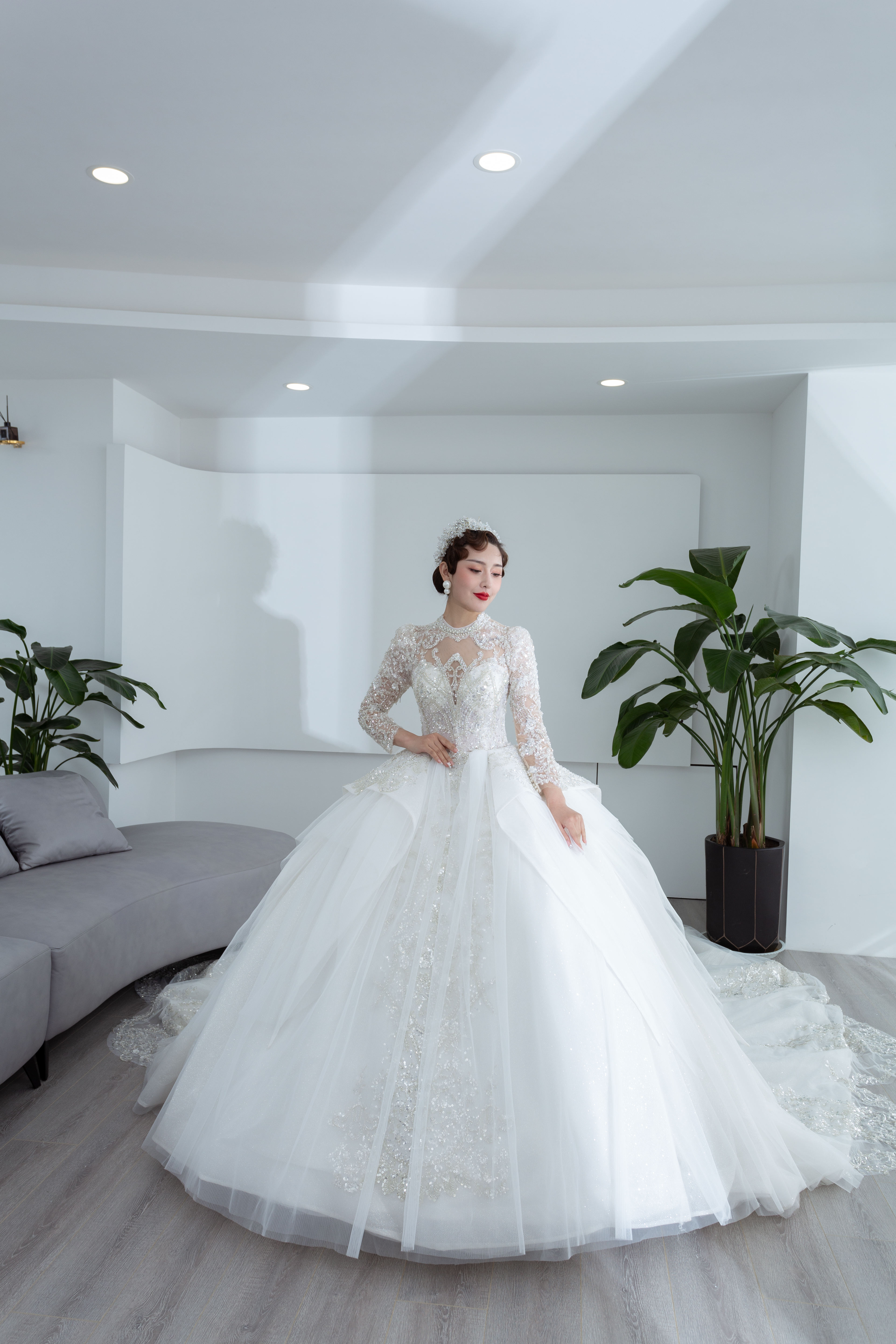 明星婚纱--宫廷长托