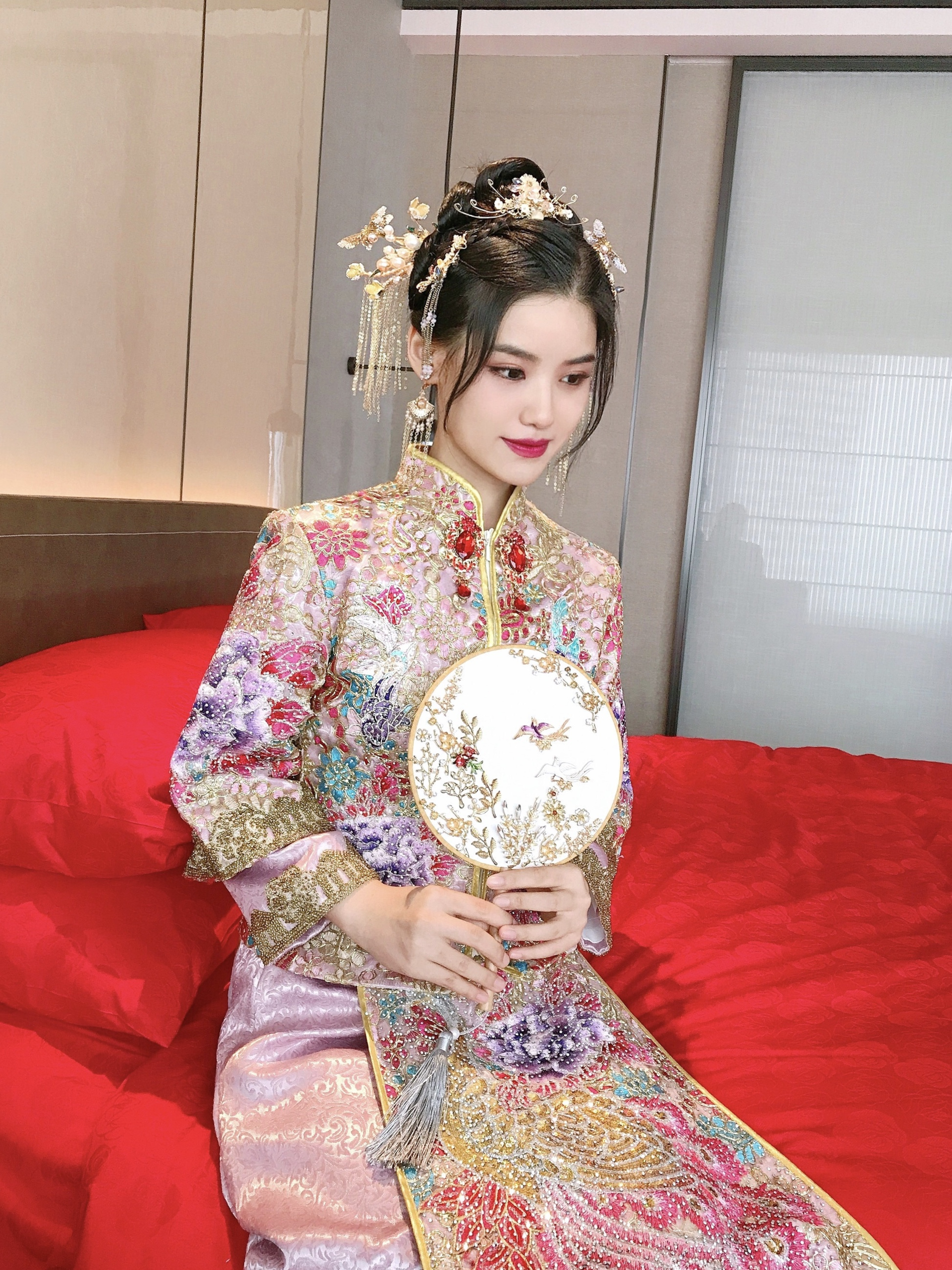 全天新娘跟妝+伴娘妝+媽媽妝+免費(fèi)提供頭飾可試妝