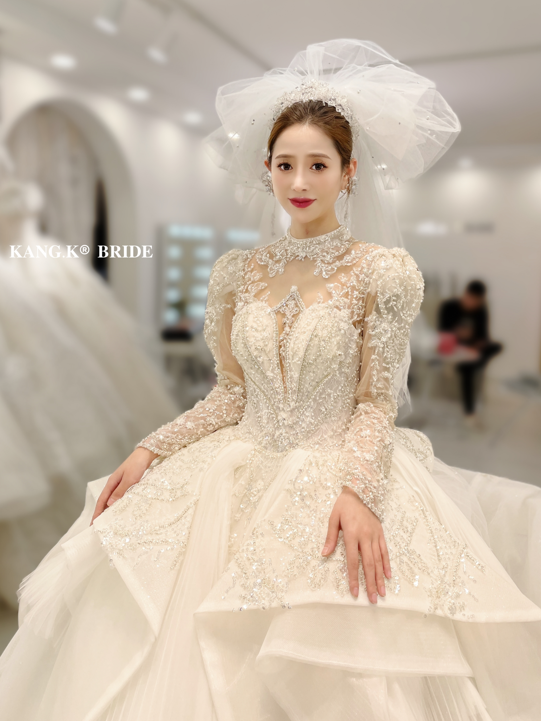 【高端奢华系列】镇店婚纱礼服全套带资深化妆师
