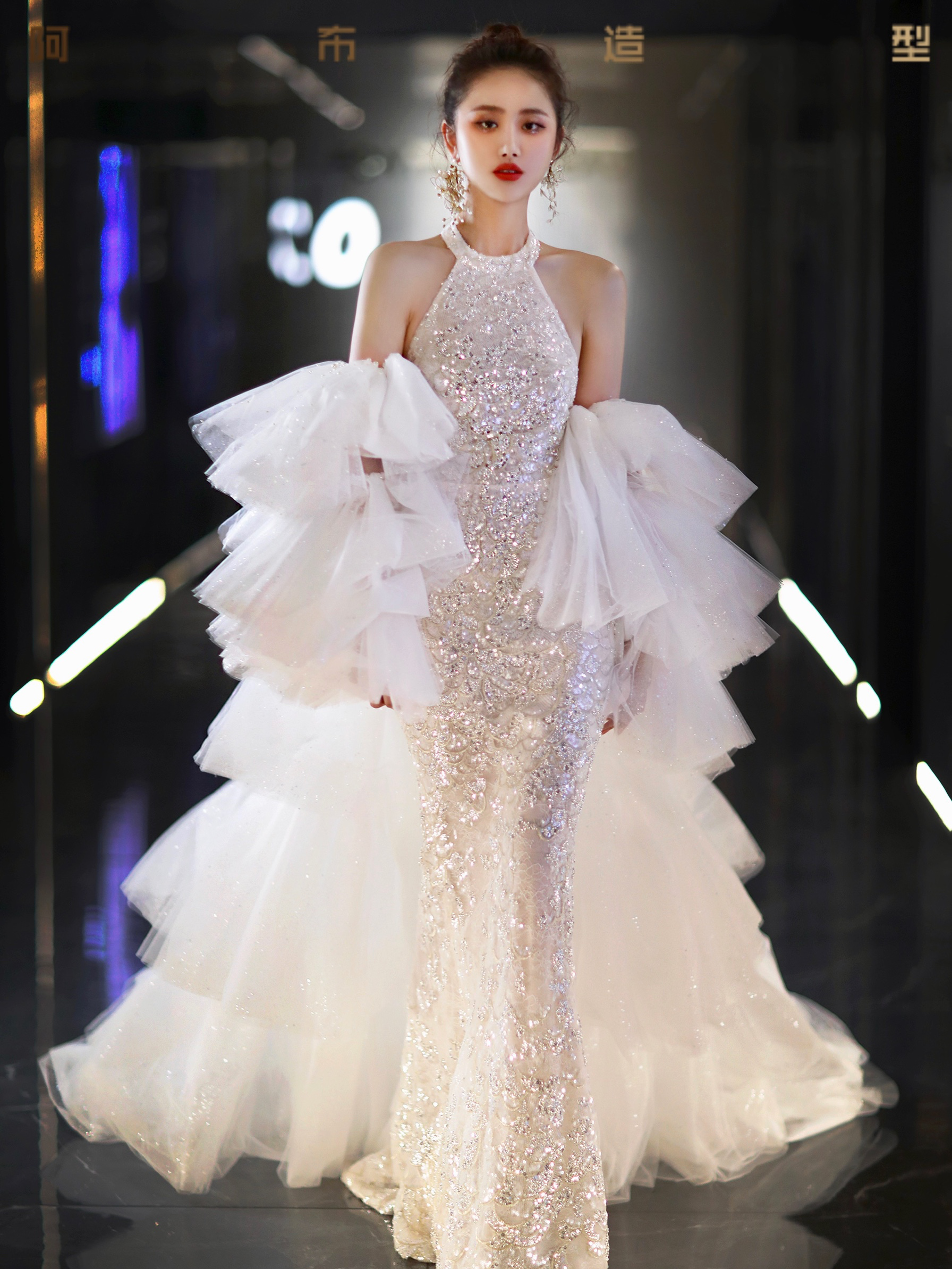 明星系列的主婚纱 气质新娘