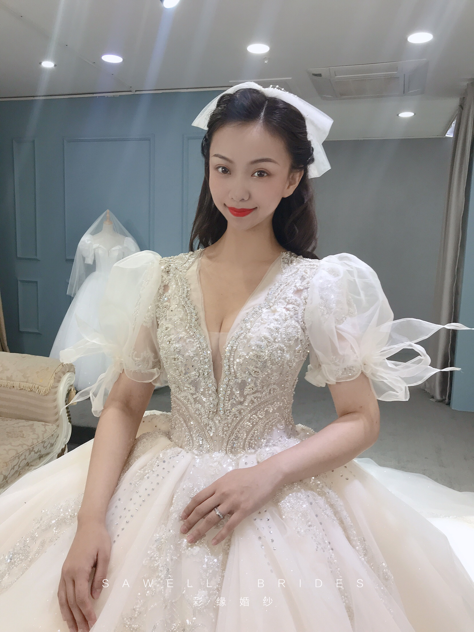 彩缘婚纱超值3套婚纱套选 送伴娘服