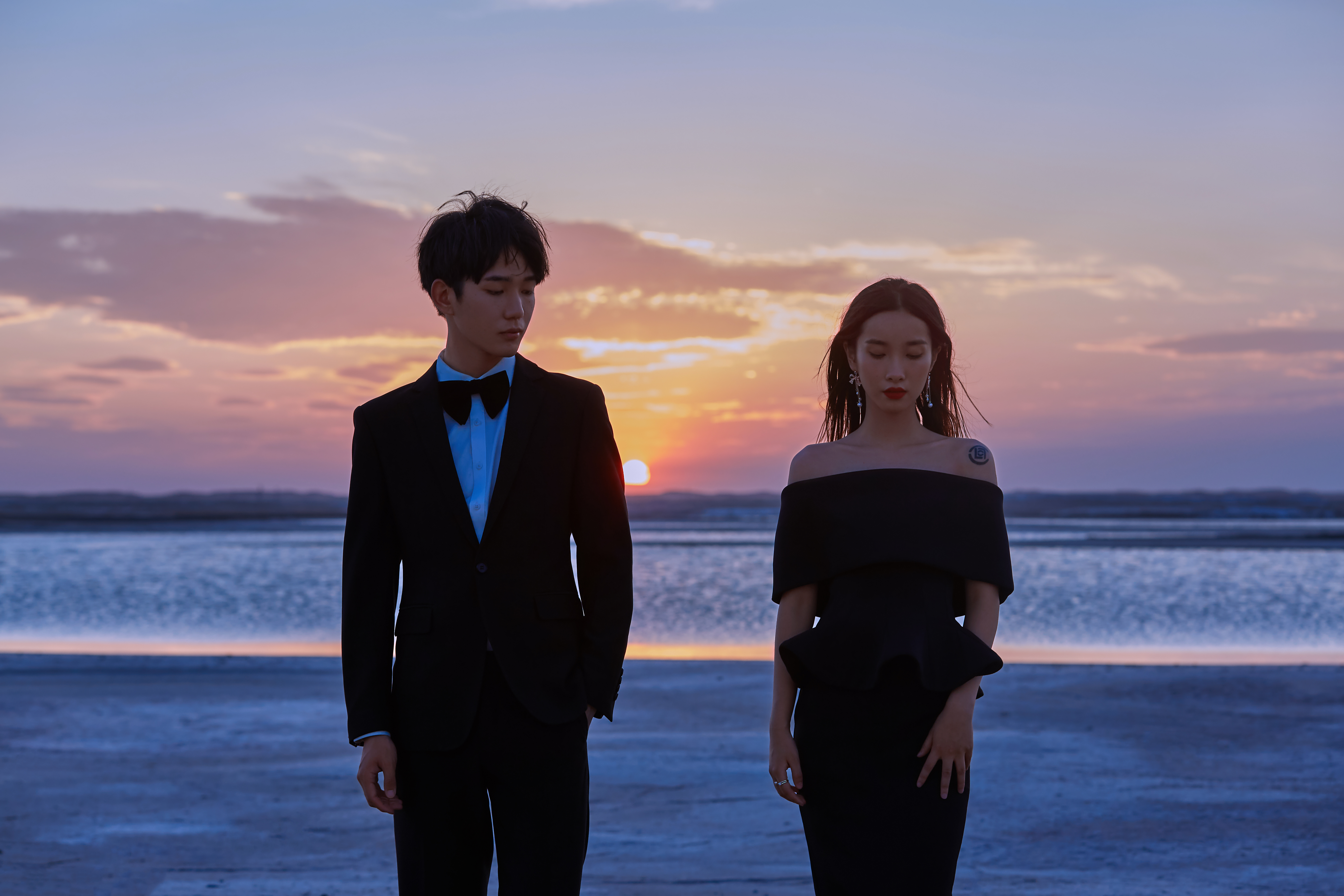 线上爆款 l 高端私定 l 夜景婚纱照