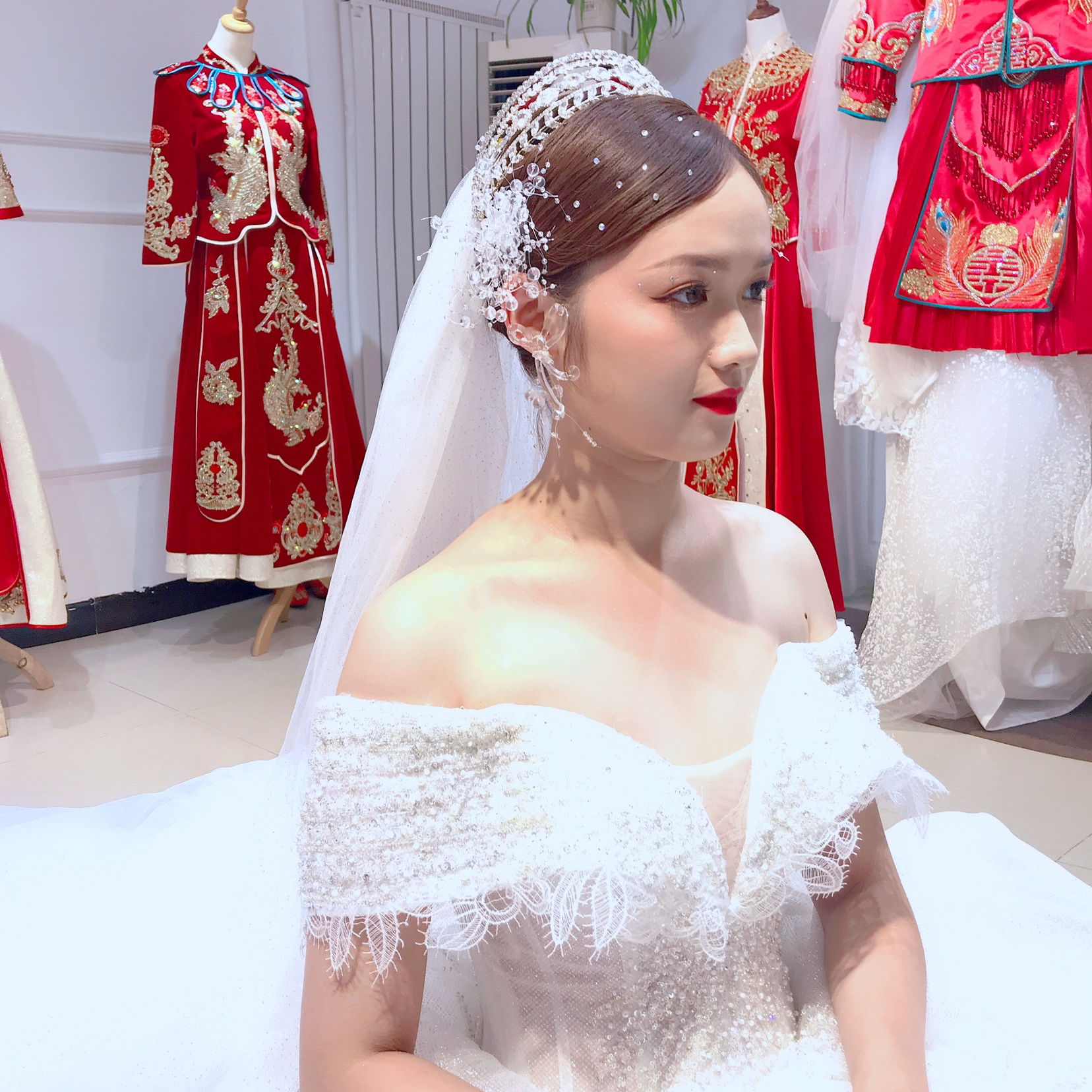 试妆不应该收费么？美的不需要文案。
